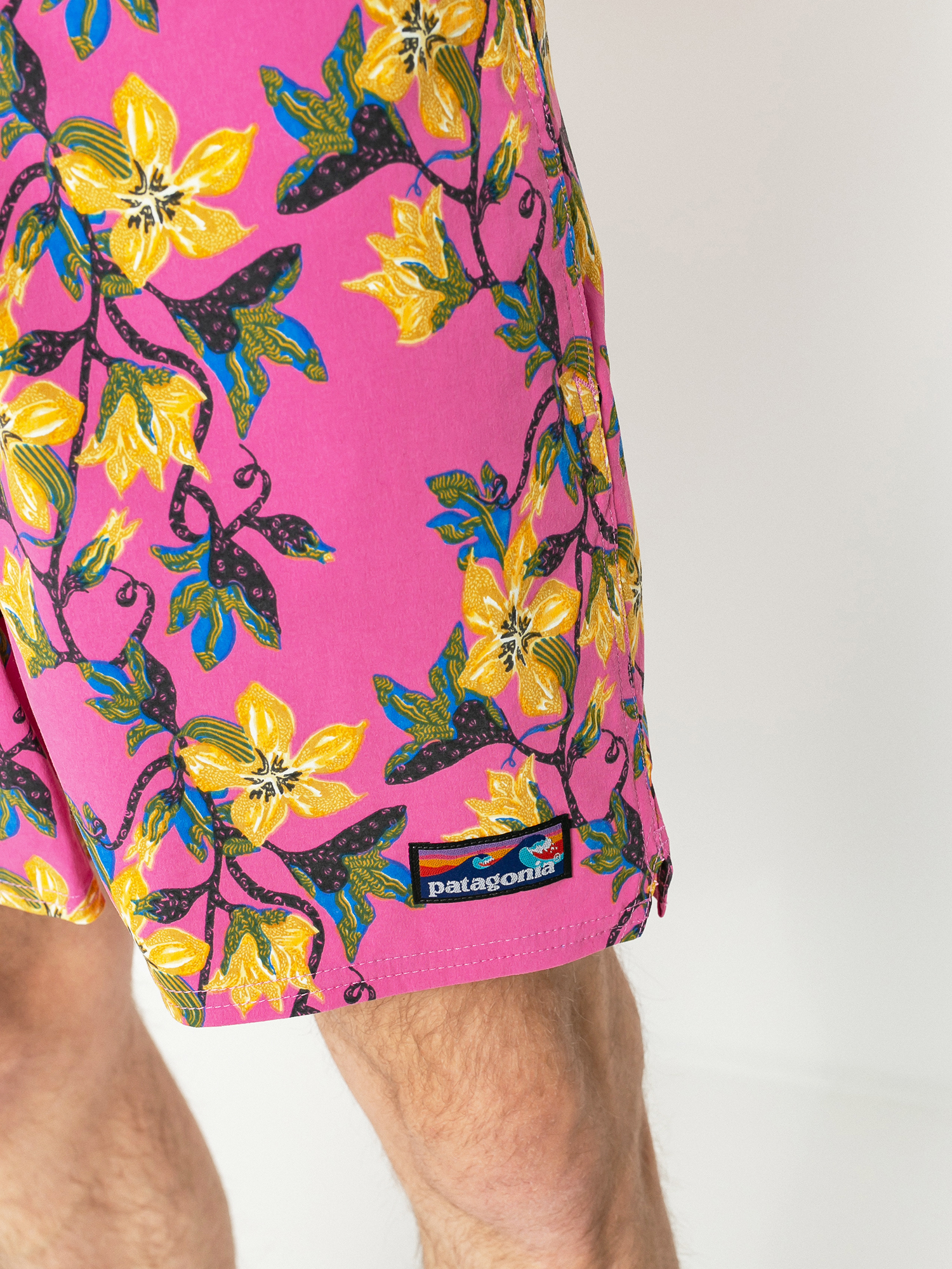 Patagonia Stretch Wavefarer Volley Shorts 16in Boardshort (squash blossom/marble pink)
