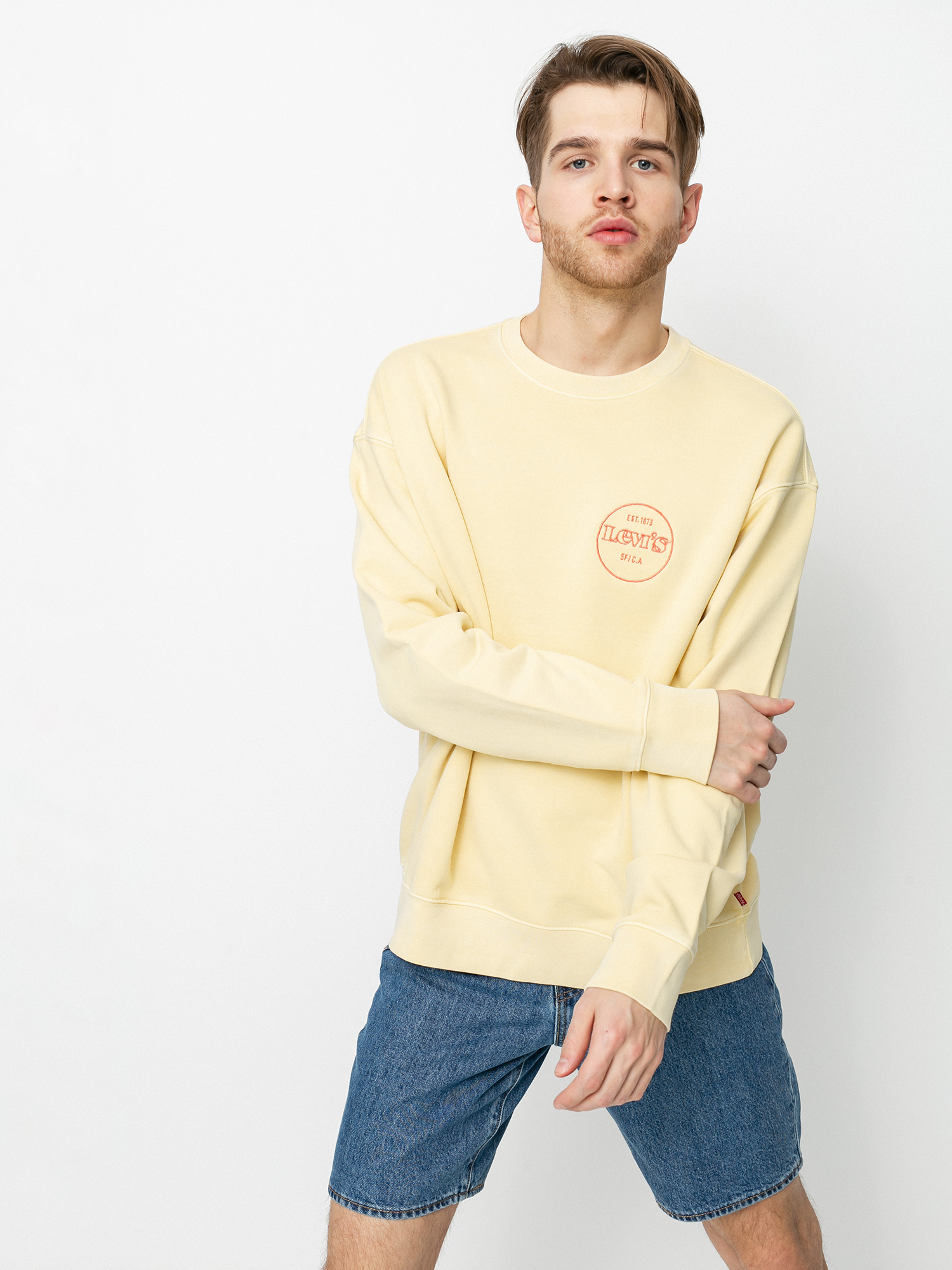 Levi's® Relaxed T2 Graphic Pulóver (garment dye golden haze)
