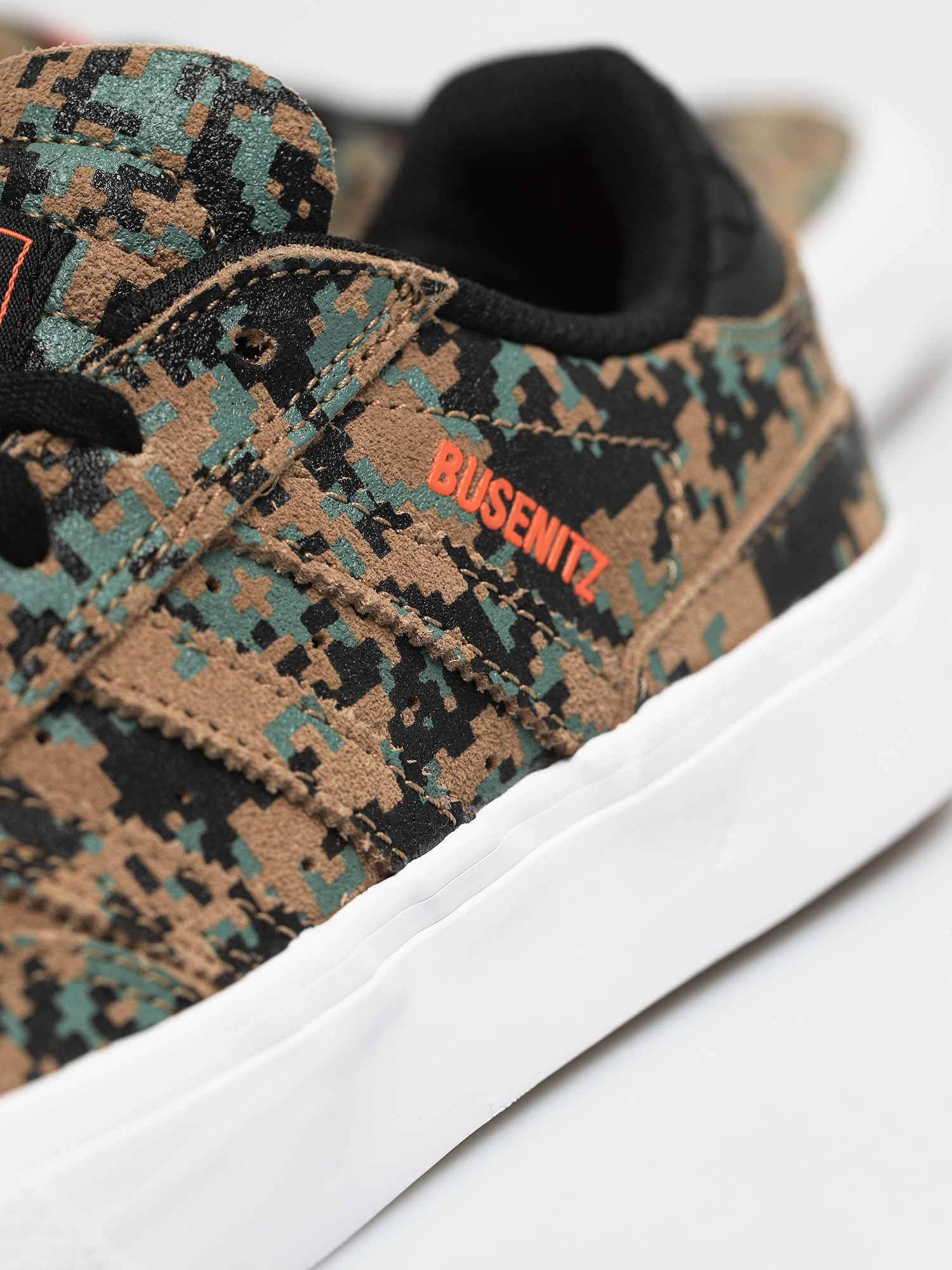 adidas Busenitz Vulc II Cipők (cblack/cardbo/ftwwht)