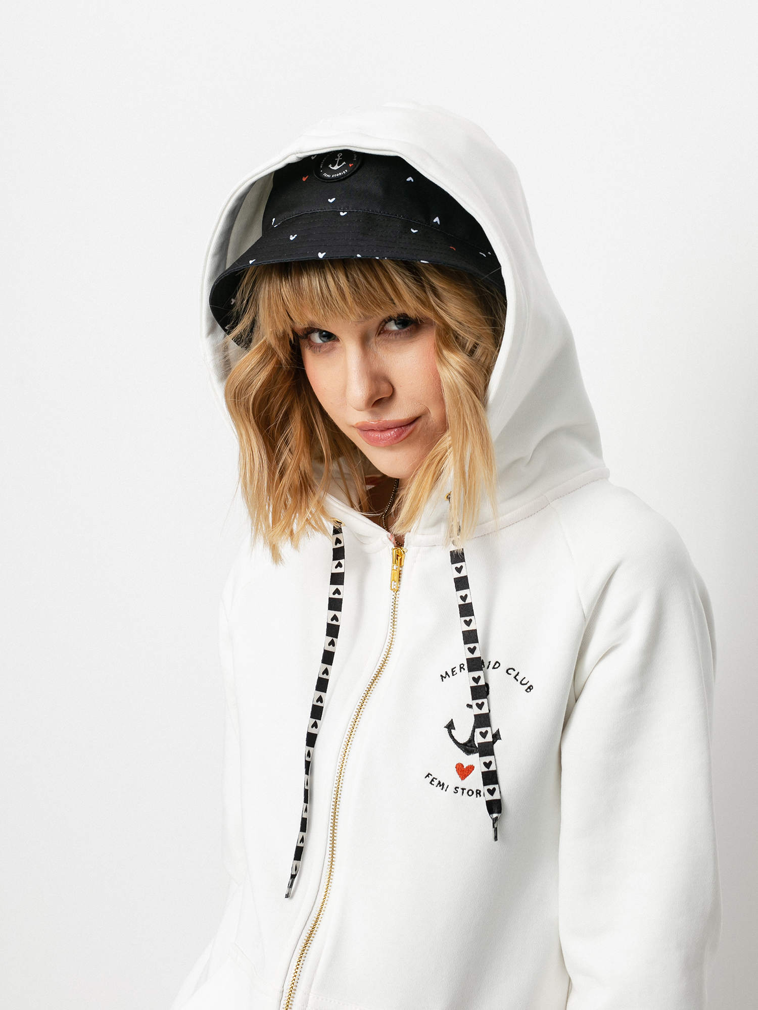 Femi Stories Harun ZHD Wmn Kapucnis pulóver (ecr)