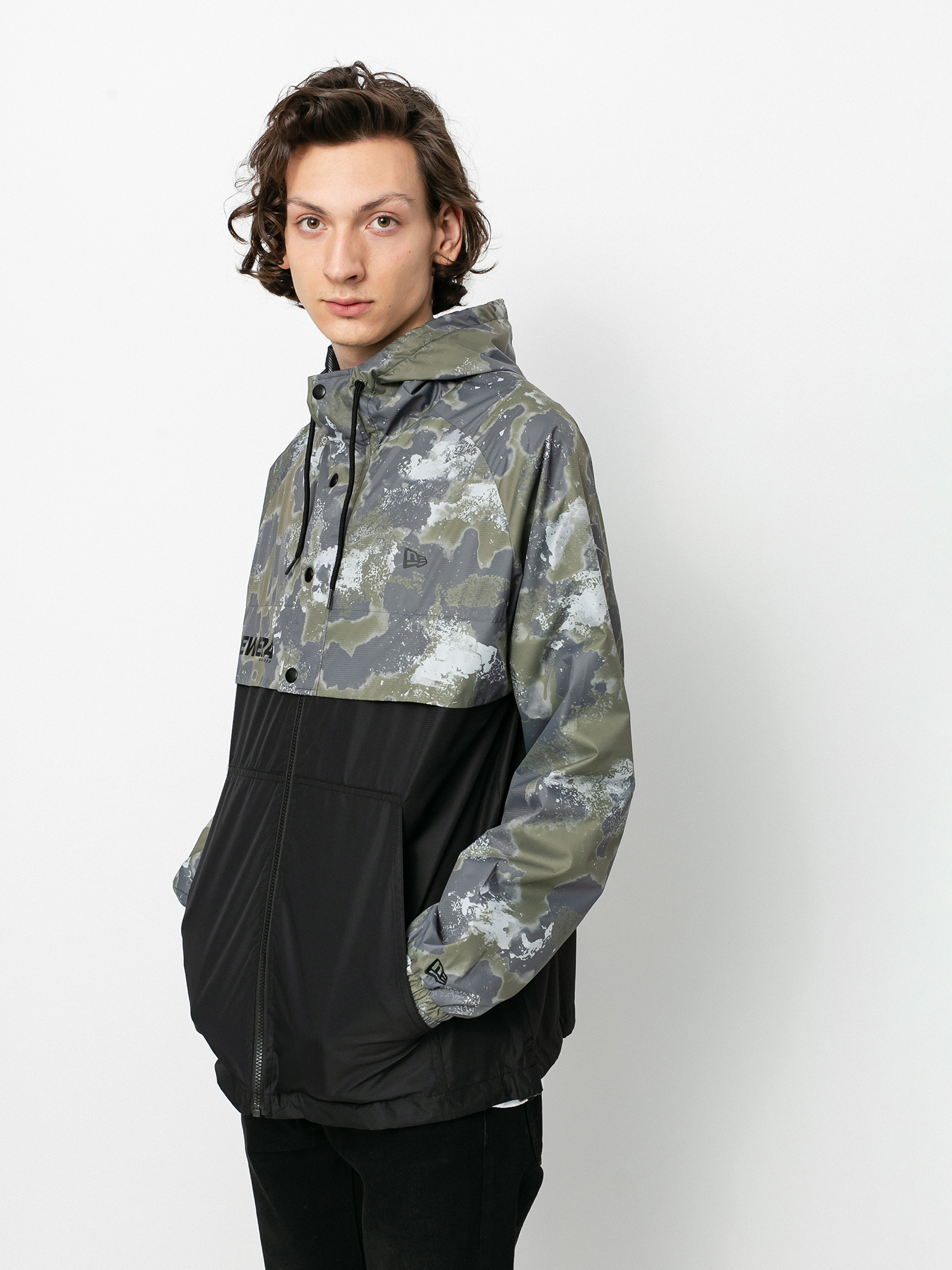 New Era Outdoor Utility Windbreaker Dzseki (open misc)