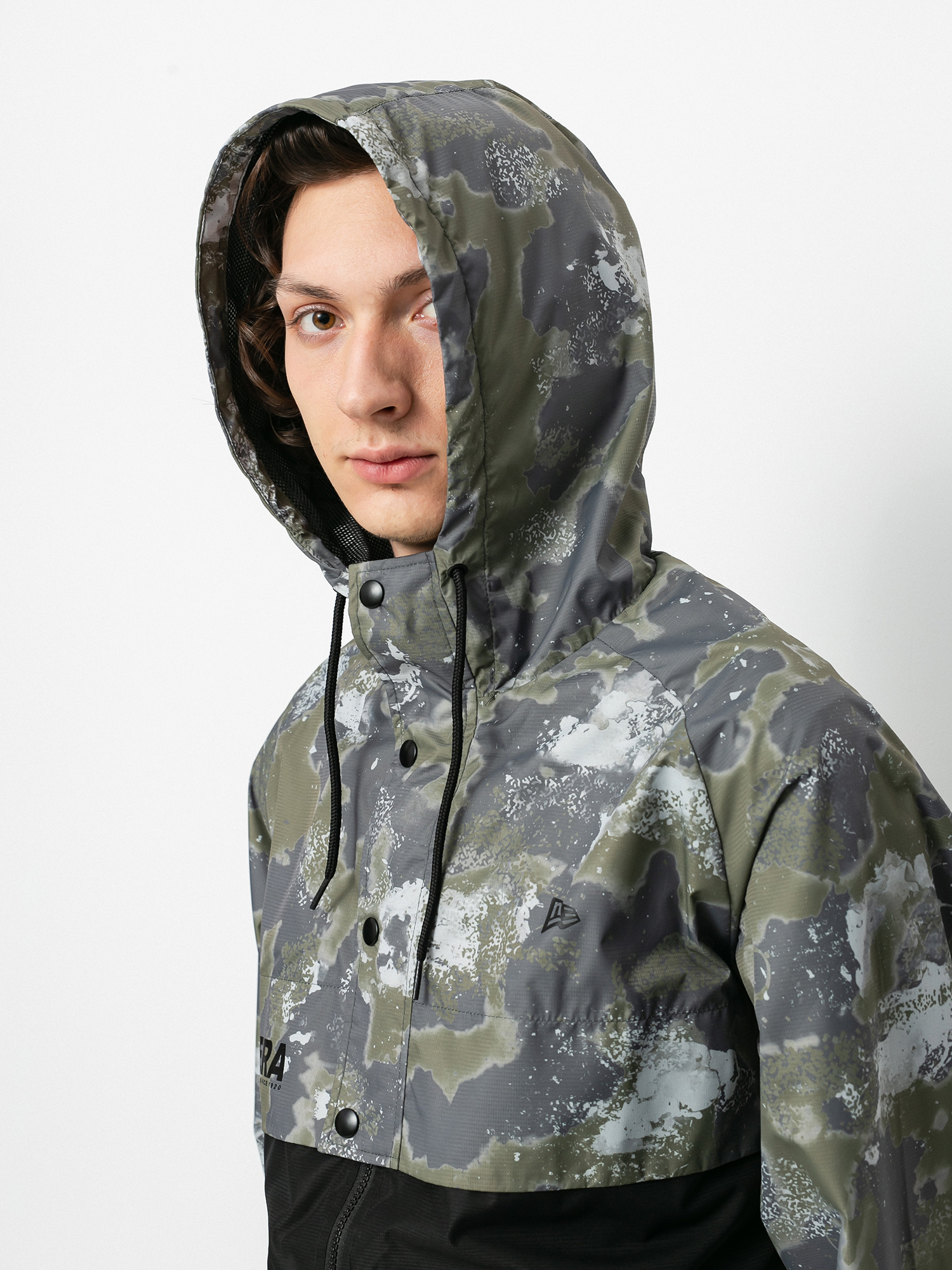 New Era Outdoor Utility Windbreaker Dzseki (open misc)