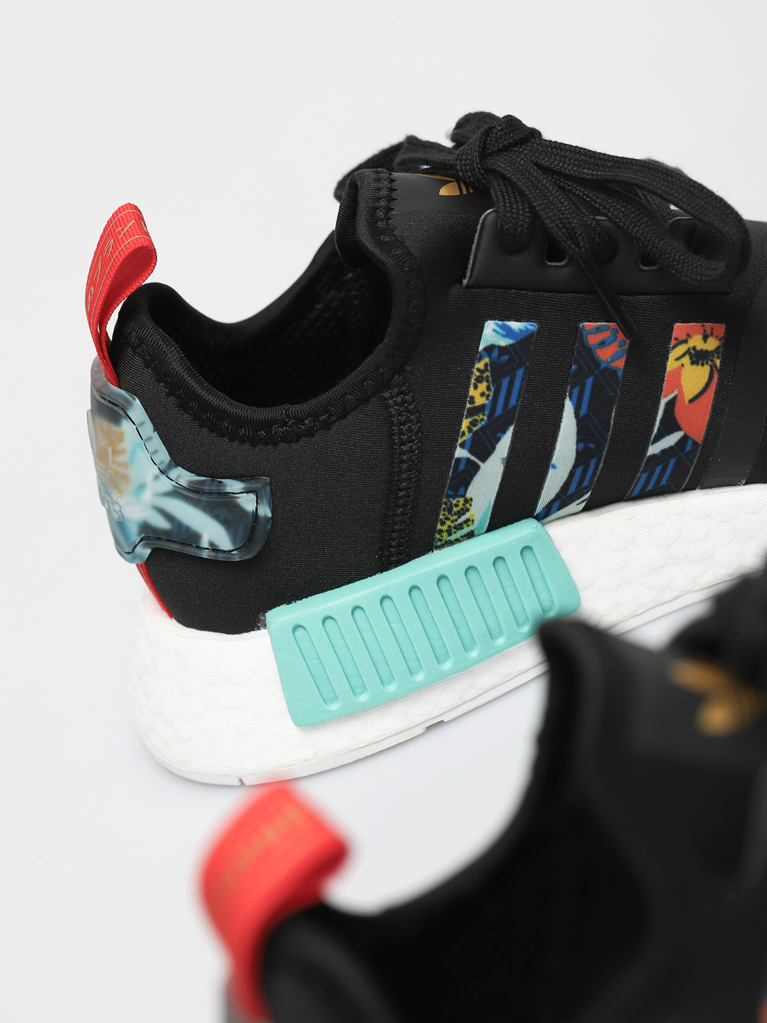 adidas Originals Nmd R1 Wmn Cipők (cblack/supcol/acimin)