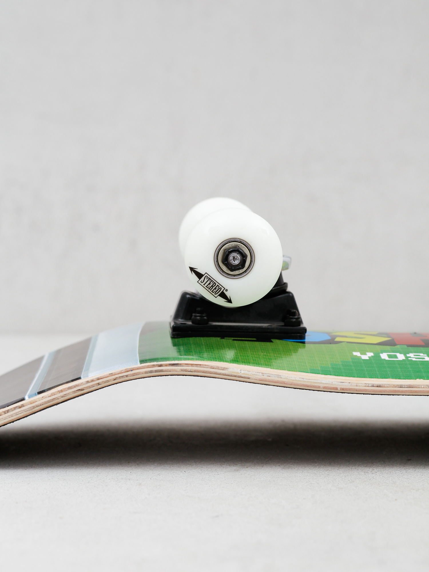 Stereo Super Yoshi World Komplett gördeszka (green/multicolor)