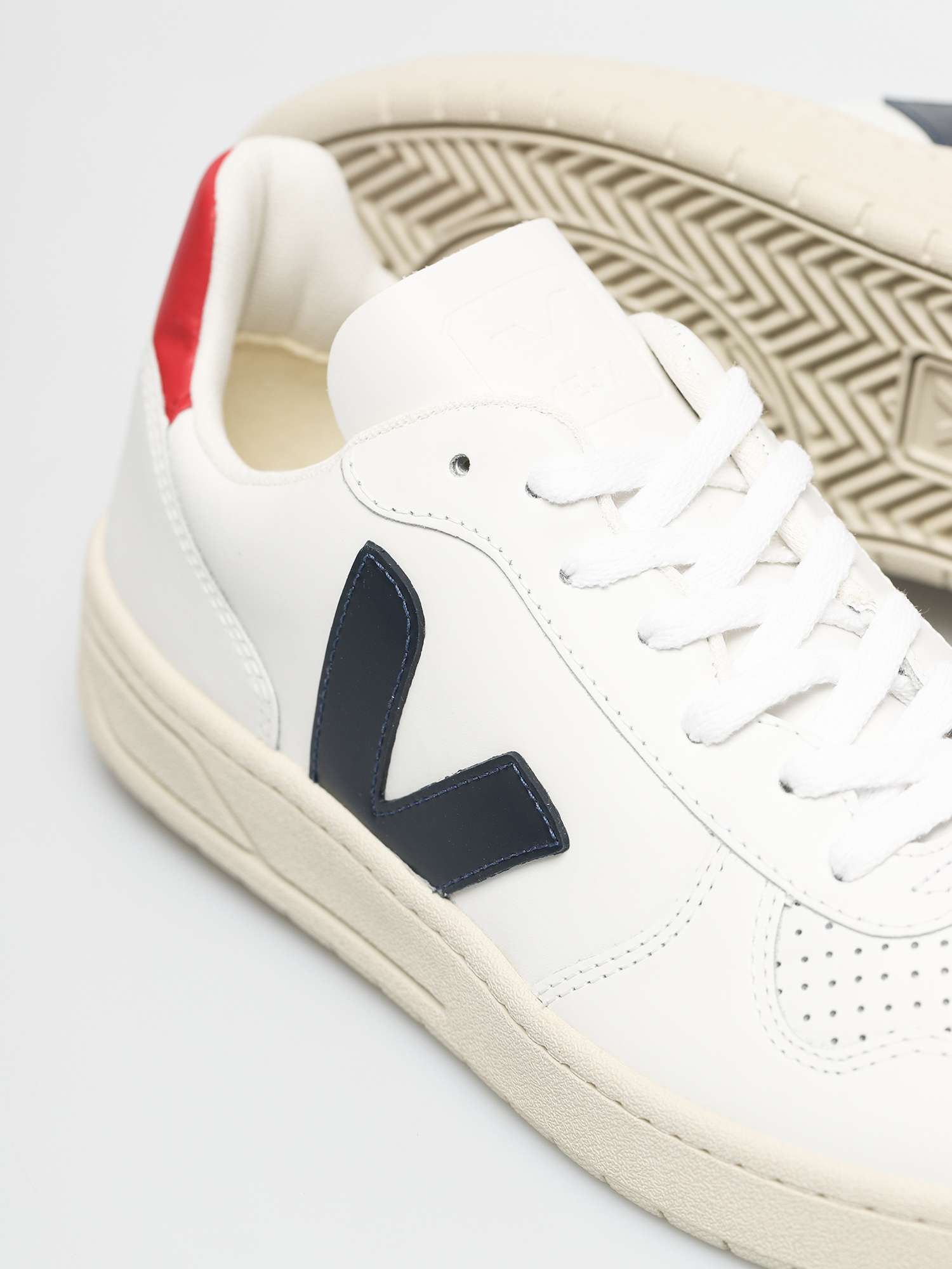 Veja V 10 Cipők (leather extra white nautico pekin)
