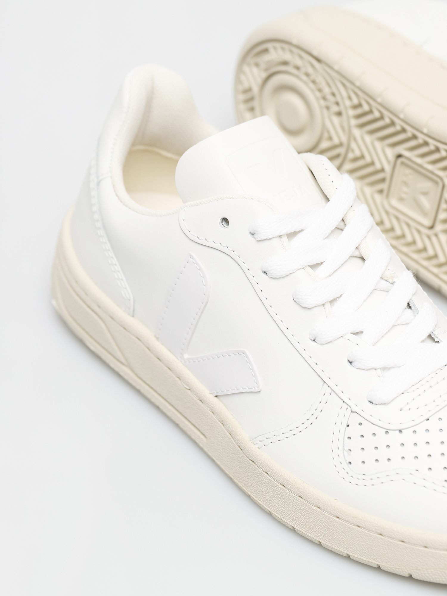 Veja V 10 Wmn Cipők (leather extra white)