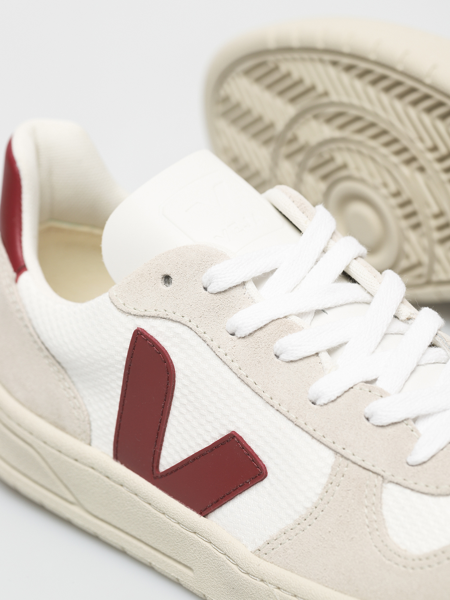 Veja V 10 Cipők (b mesh white marsala)