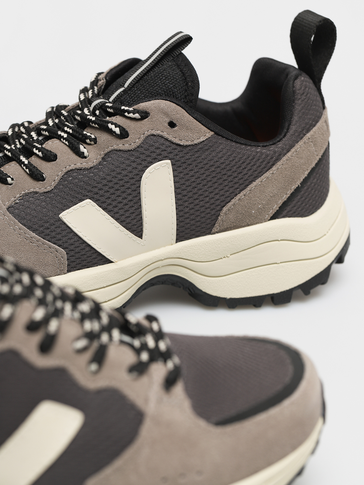 Veja Venturi Cipők (alveomesh grafite moonrock)