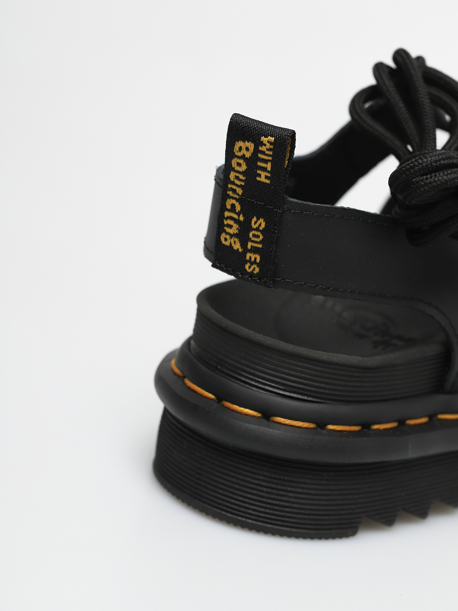 Dr. Martens Nartilla Wmn Szandálok (black hydro)