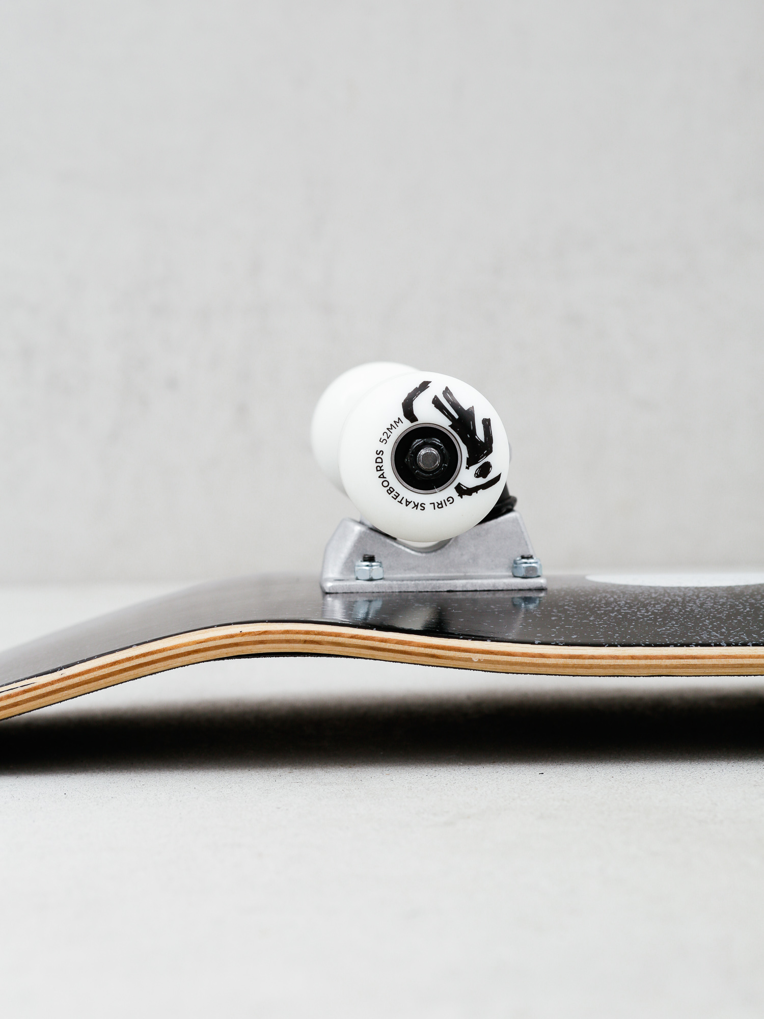 Girl Skateboard Bennett Roller Komplett gördeszka (black/white)