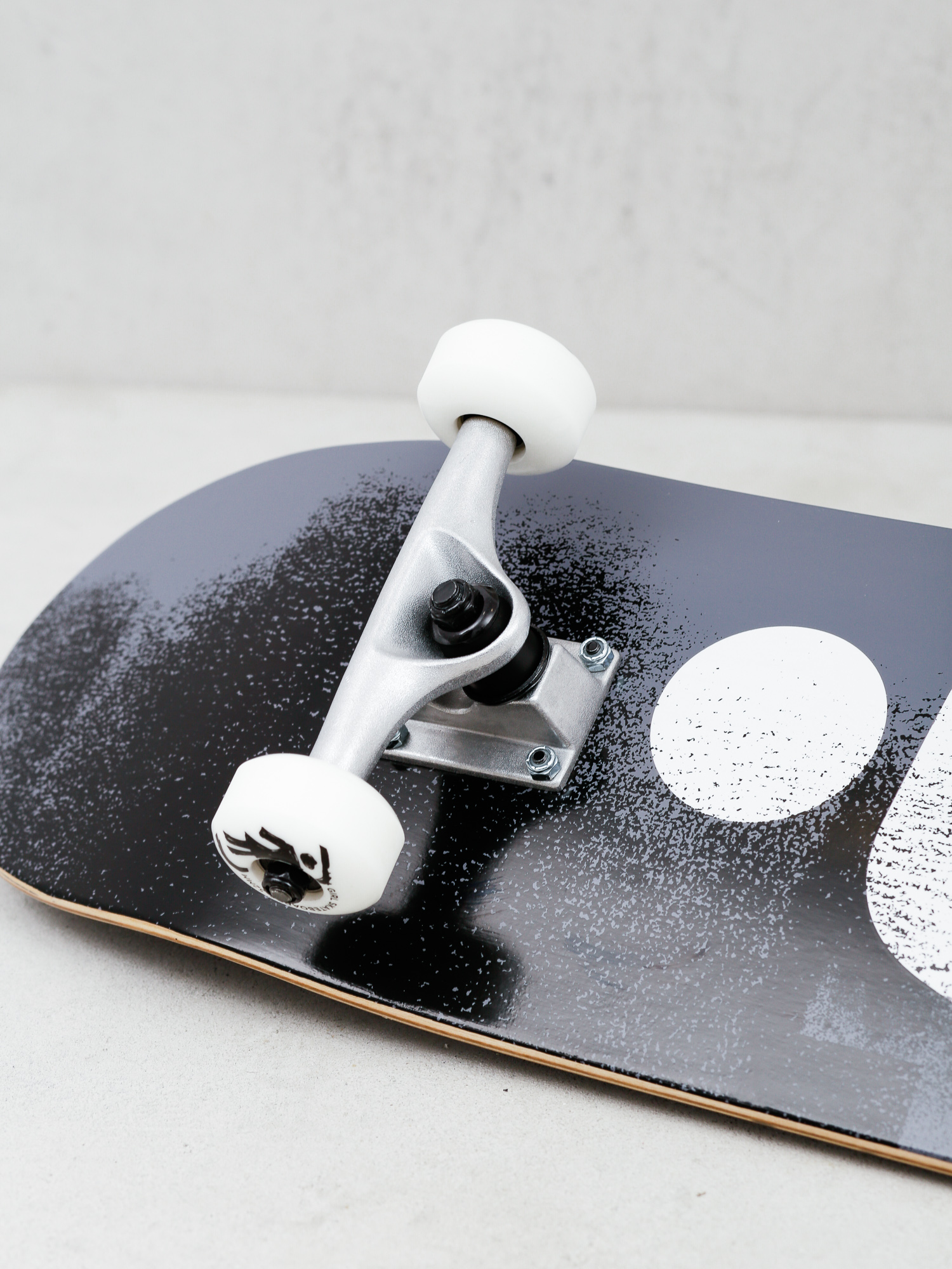 Girl Skateboard Bennett Roller Komplett gördeszka (black/white)