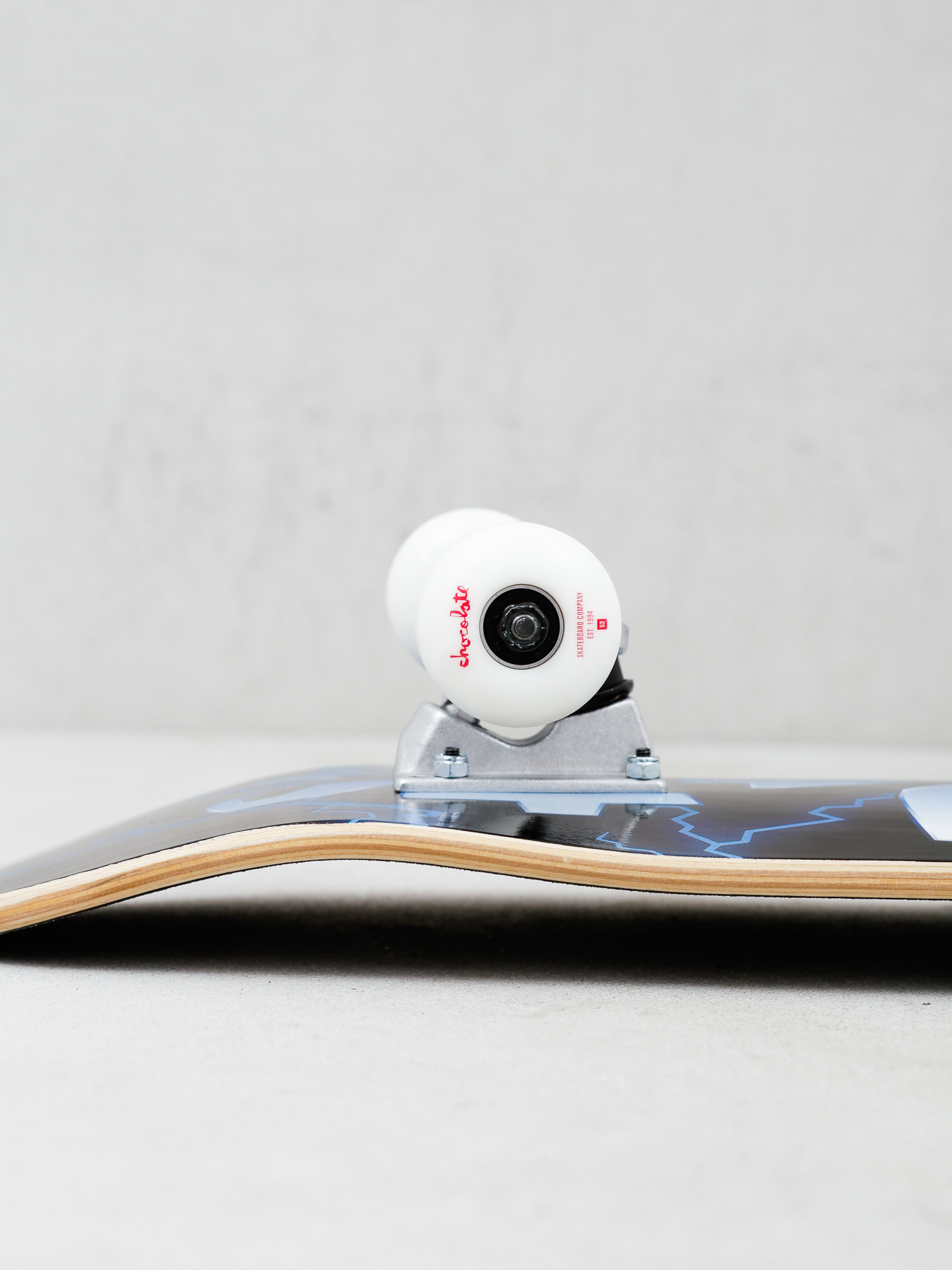 Chocolate Alvarez Lighting Komplett gördeszka (black/blue)