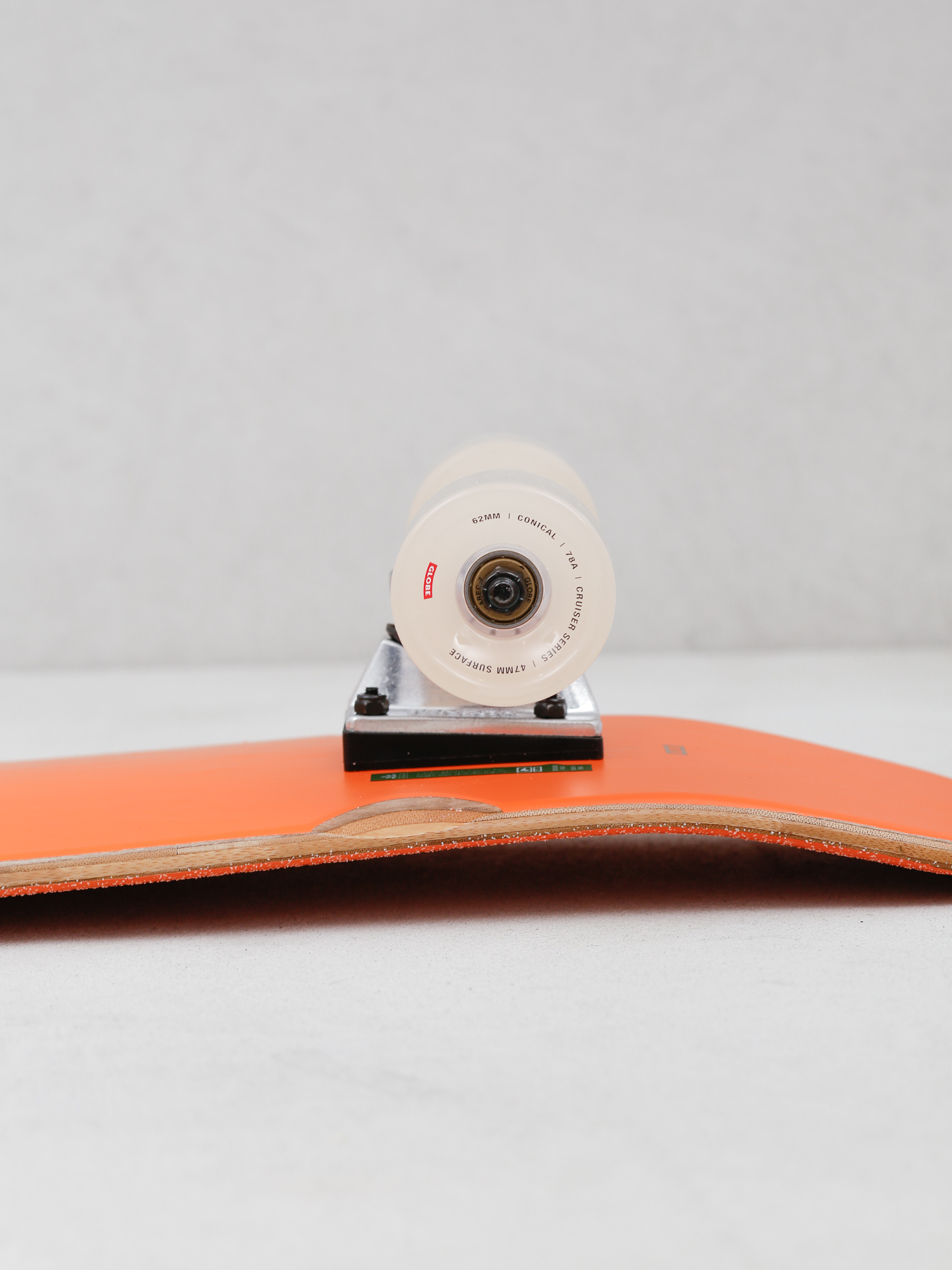 Globe Big Blazer Cruiser (coconut/mandarin)