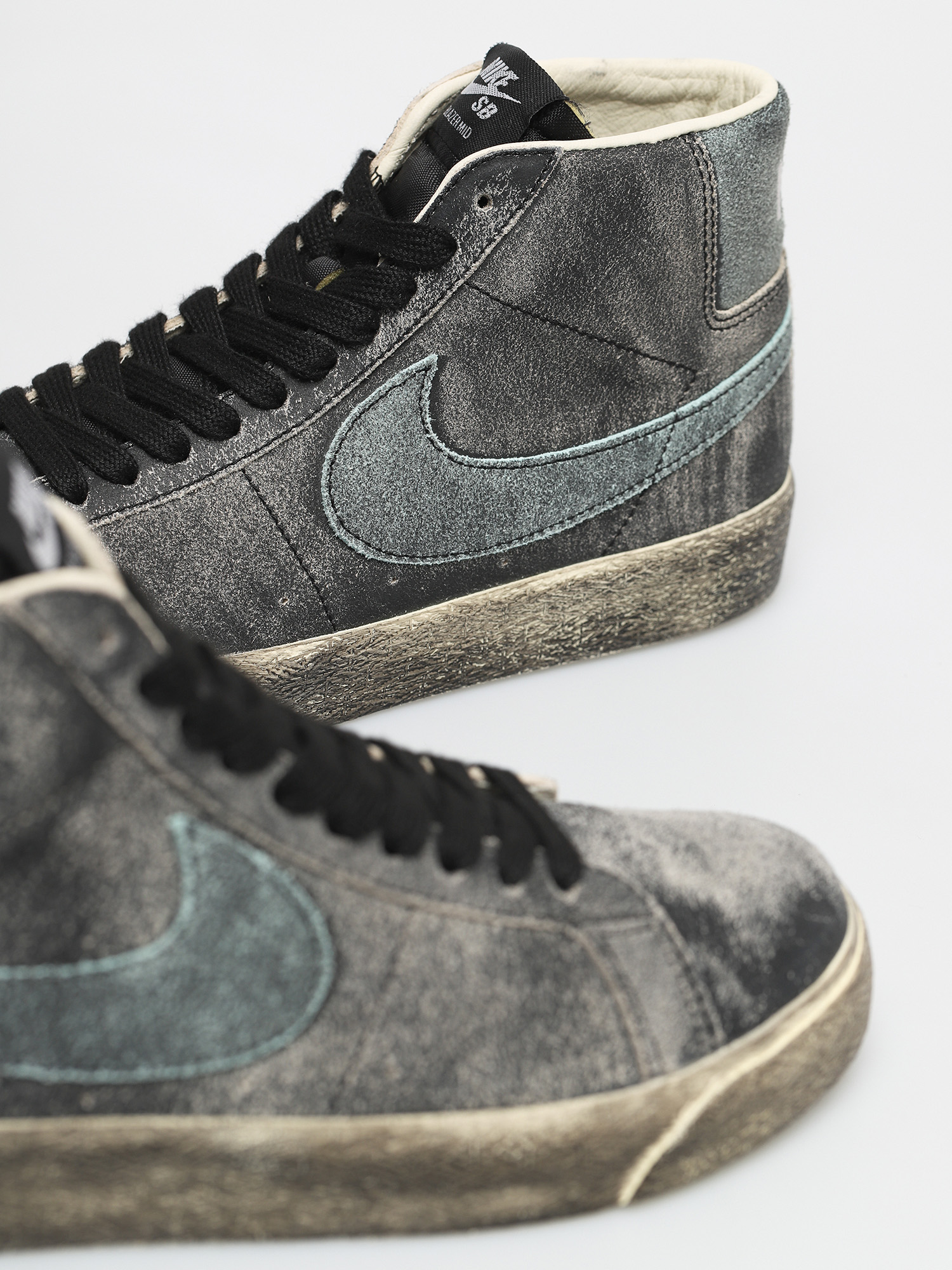 Nike SB Zoom Blazer Mid Premium Cipők (black/light dew coconut milk light dew)