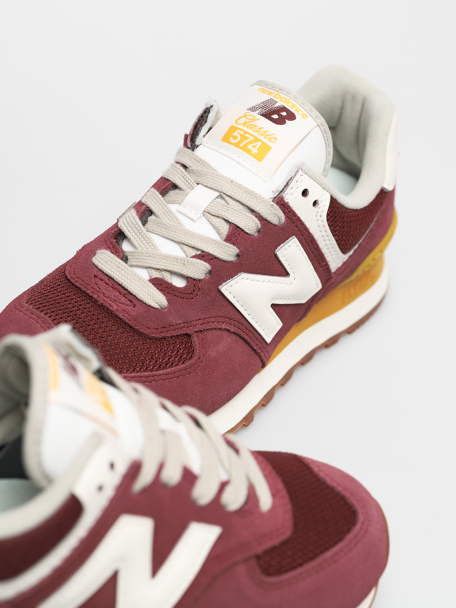 New Balance 574 Wmn Cipők (red/yellow)