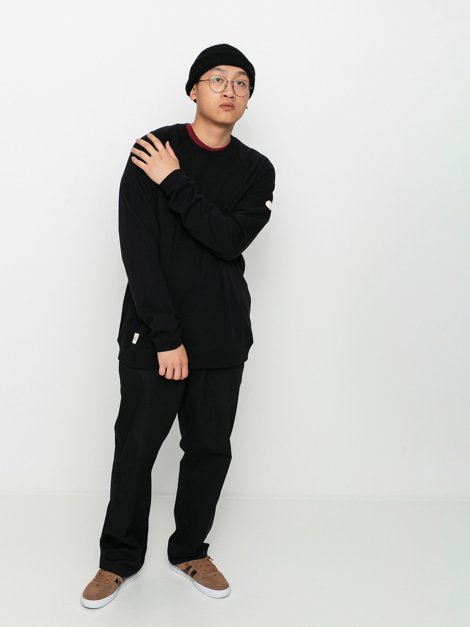 Globe Traveller Crew Pulóver (black)