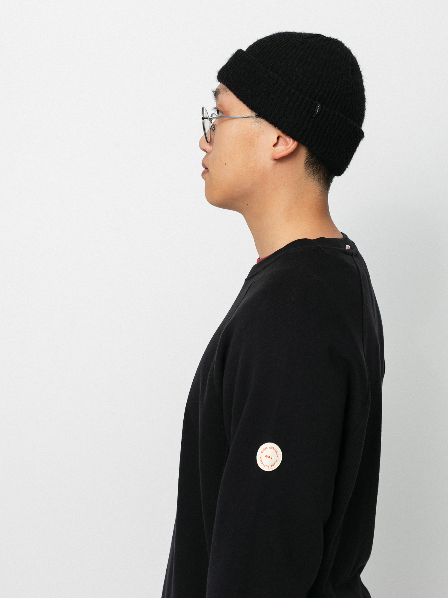 Globe Traveller Crew Pulóver (black)