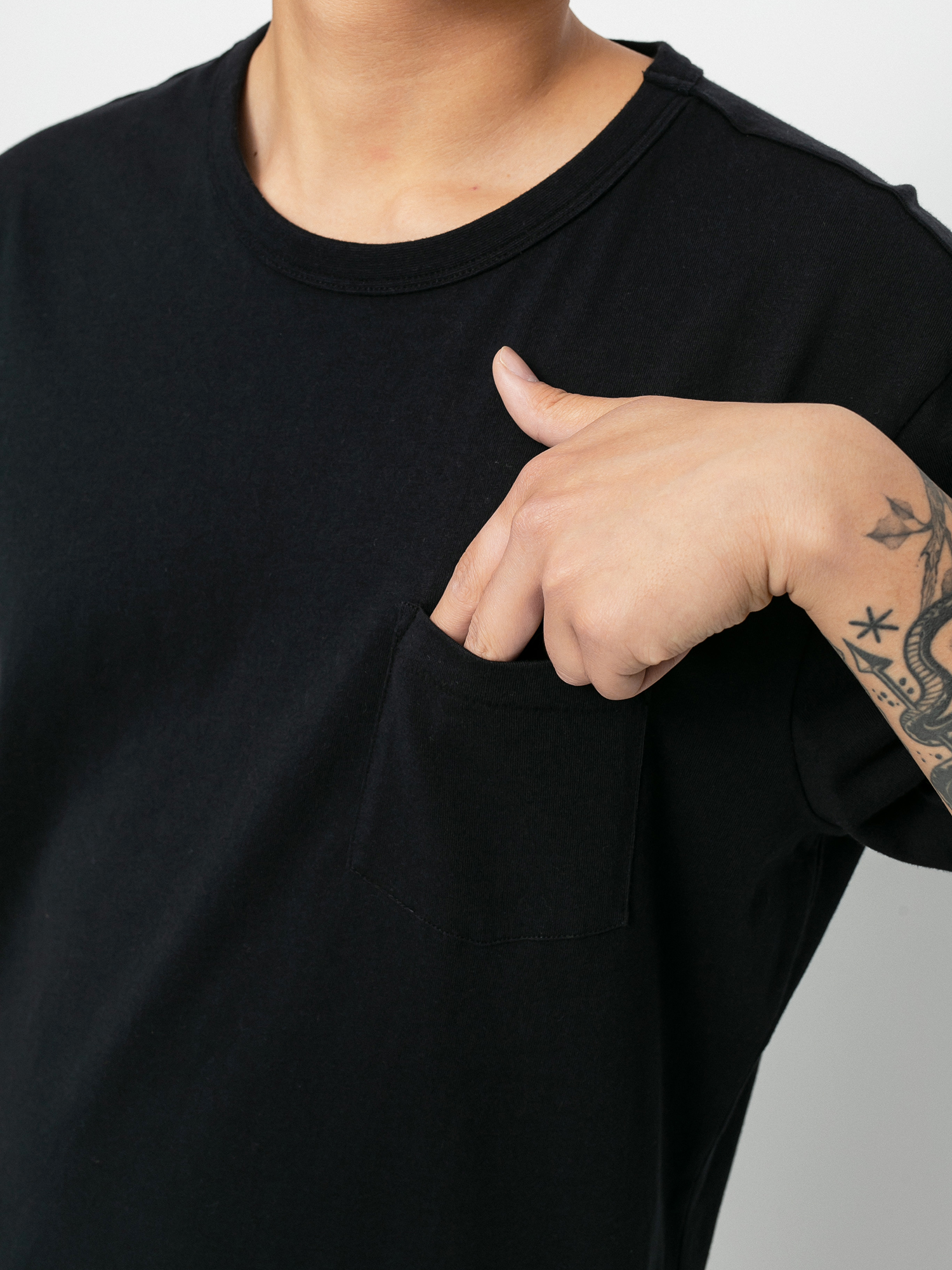 Globe Every Damn Day Ujjatlan felső (black)