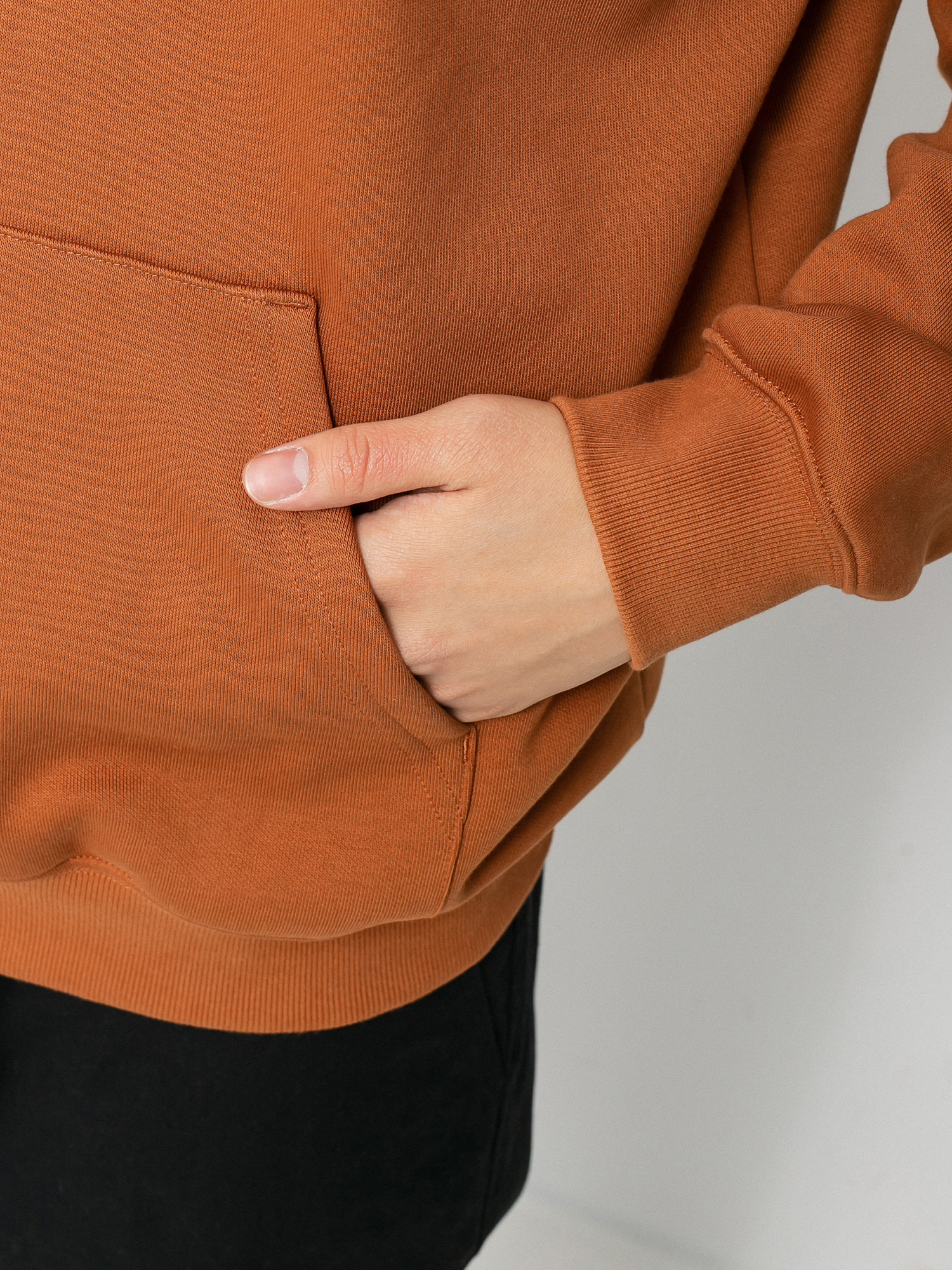 Carhartt WIP Sweat HD Kapucnis pulóver (rum/black)