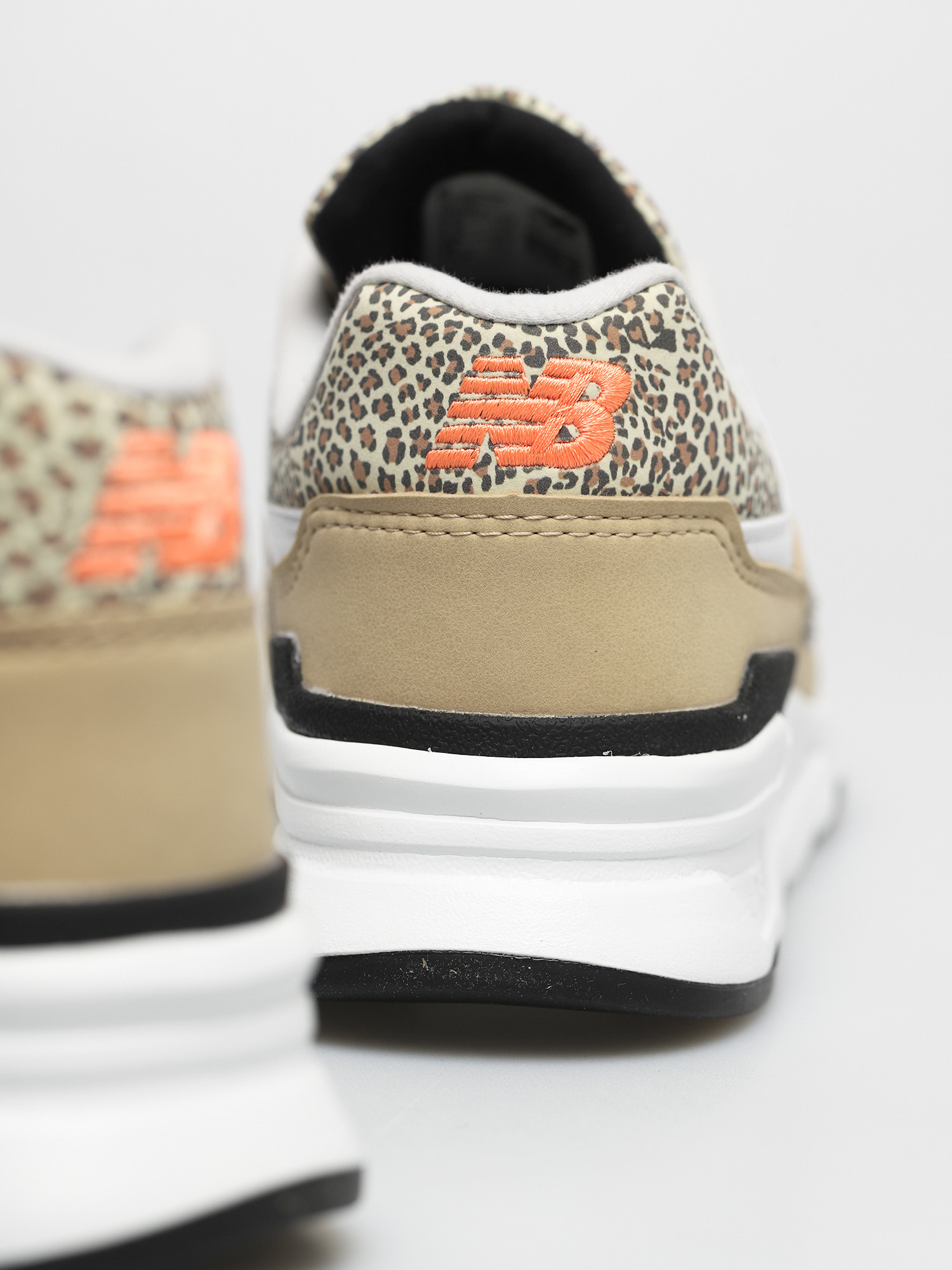 New Balance 997 Wmn Cipők (incense)