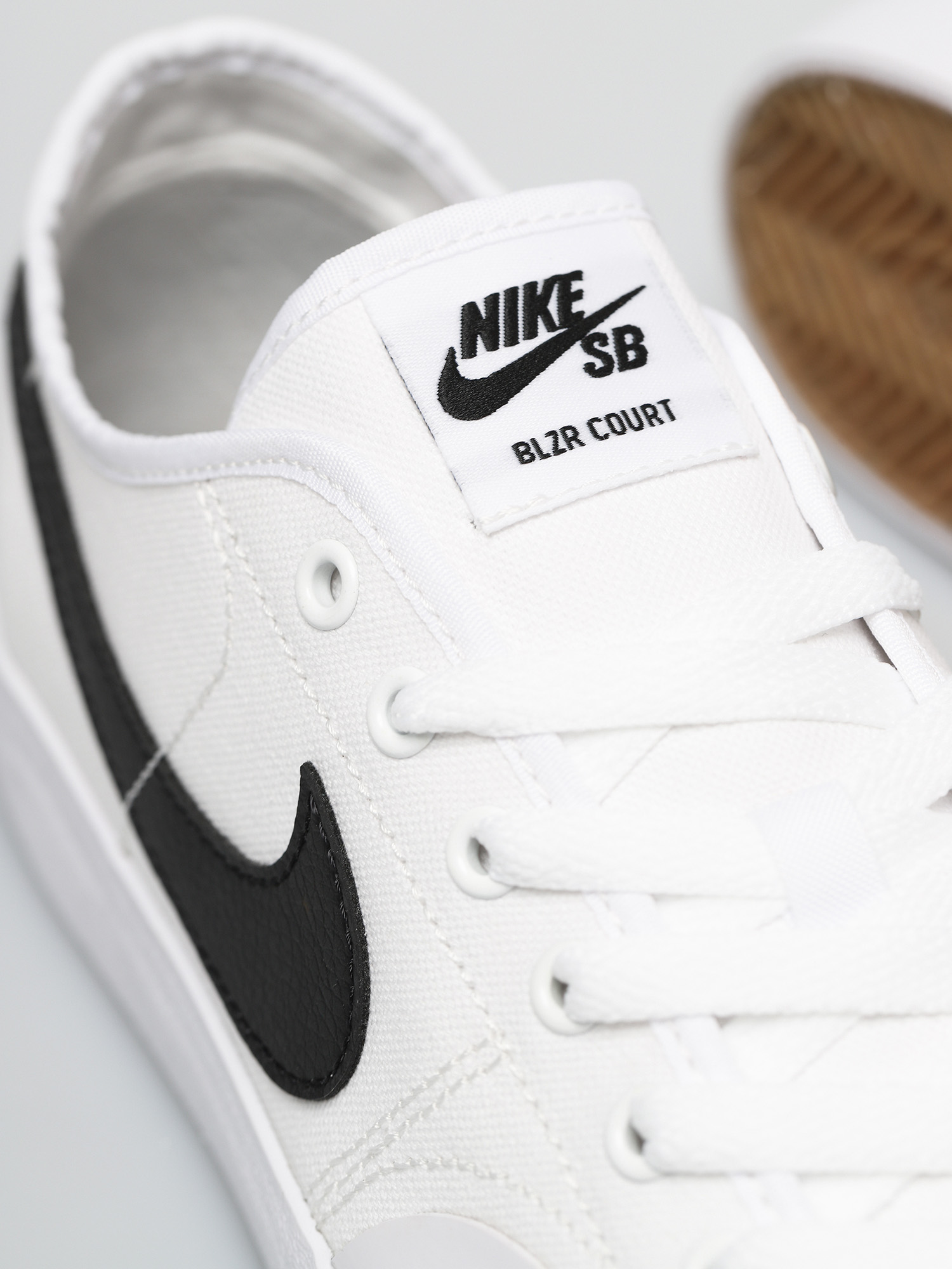 Nike SB Blazer Court Cipők (white/black white black)