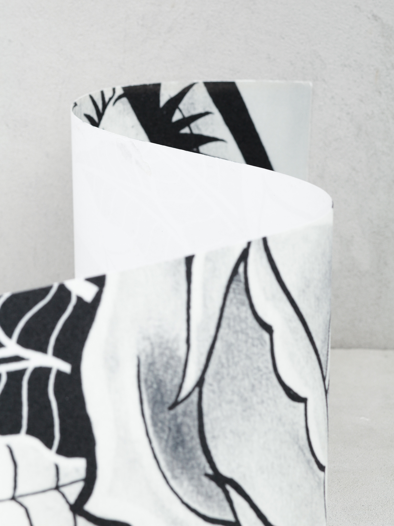 Hard Luck Smirgli Sad Girl (white/black)