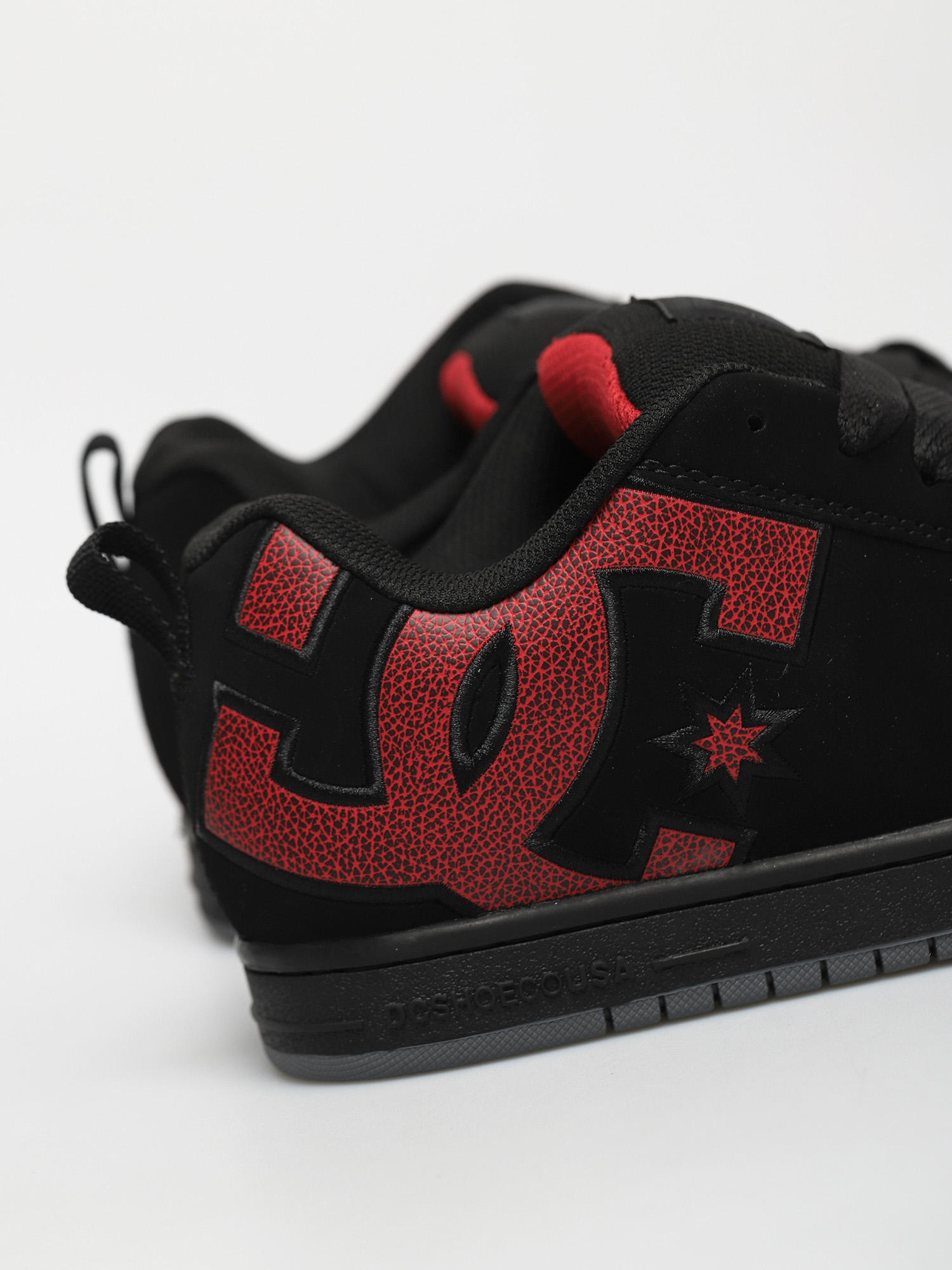 DC Court Graffik Cipők (black/red print)