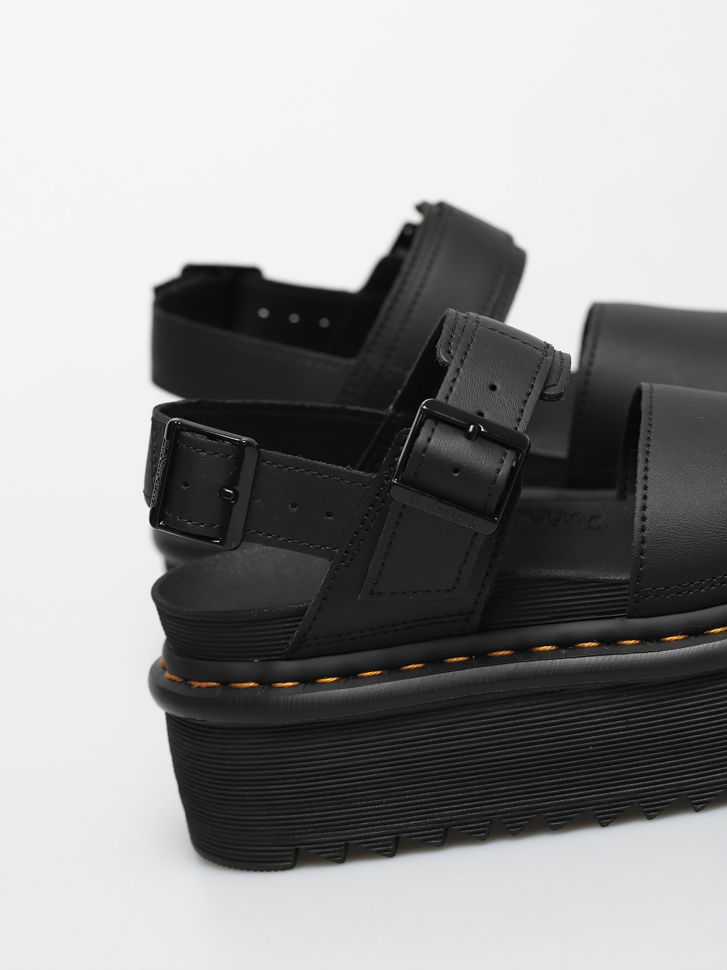 Dr. Martens Voss Quad Wmn Szandálok (black hydro)