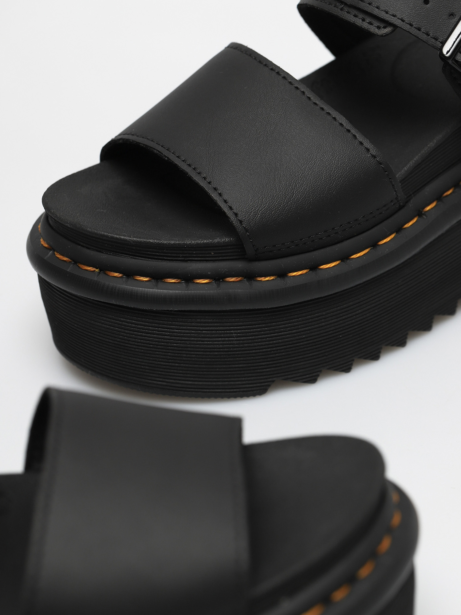 Dr. Martens Voss Quad Wmn Szandálok (black hydro)