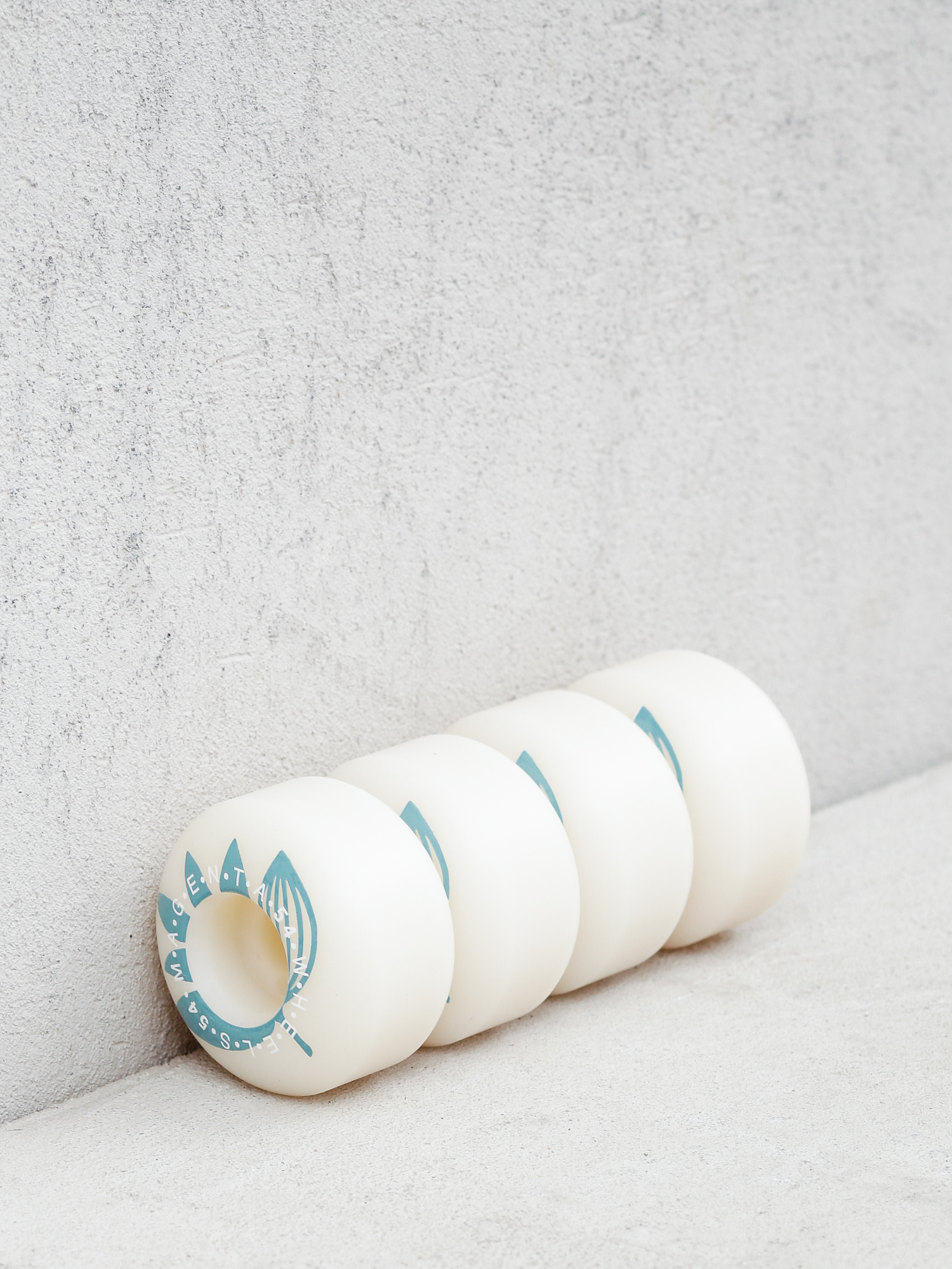 Magenta Plant Power Gördeszka kerék (blue)