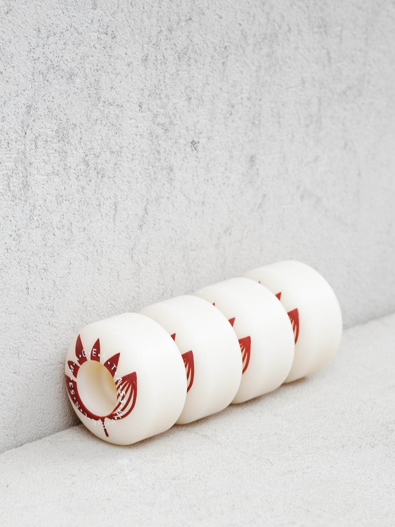 Magenta Plant Power Gördeszka kerék (wine)