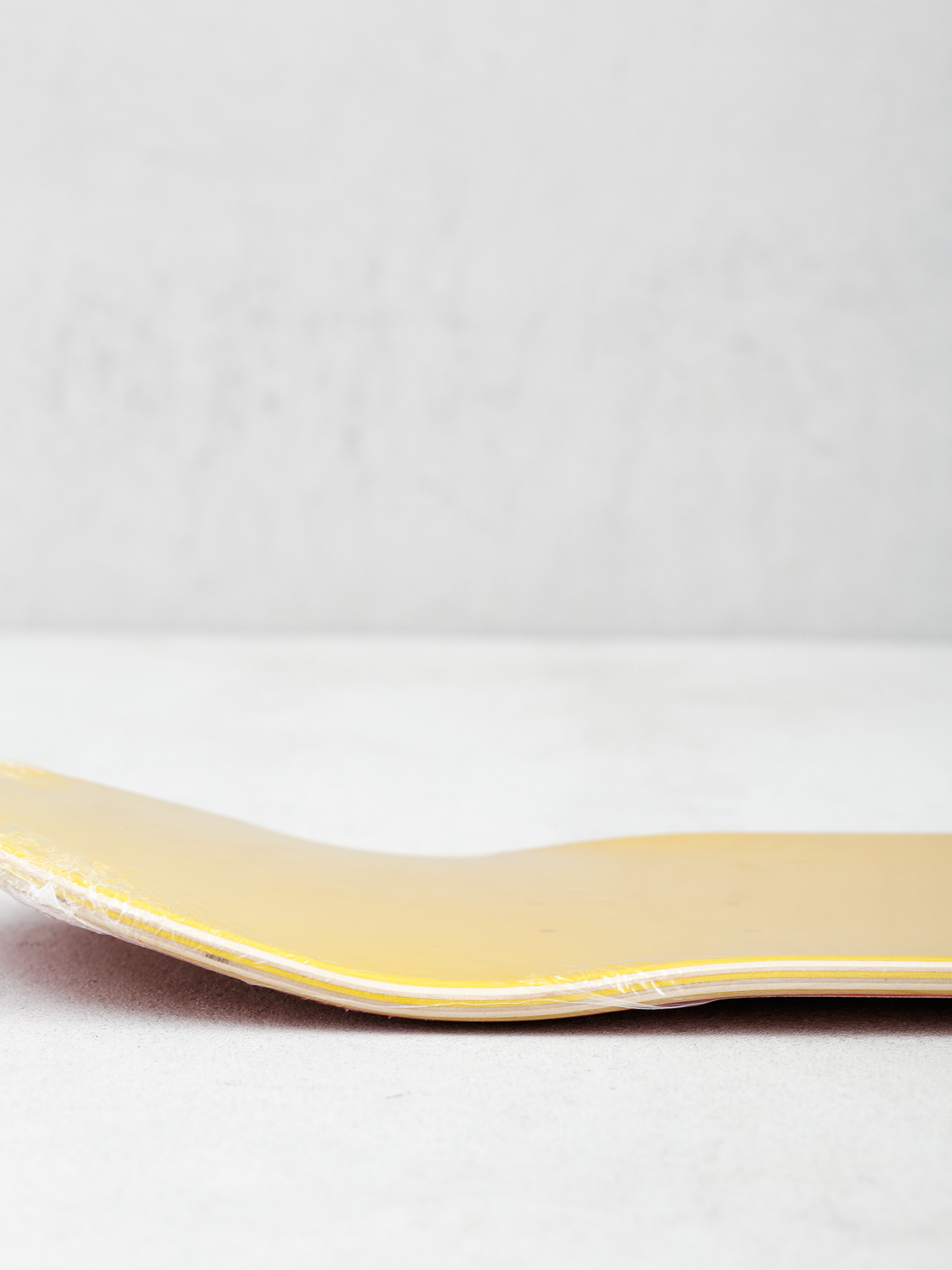 Sour Solution Gustav Gördeszka lap (salmon)