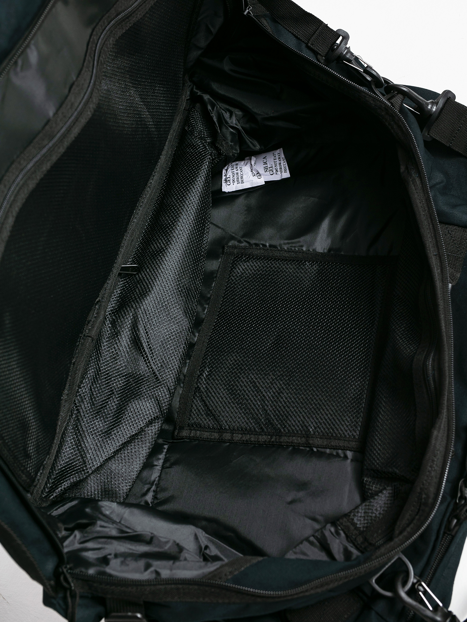 Globe Velocity 3 in 1 Travel Bag Táska (black)