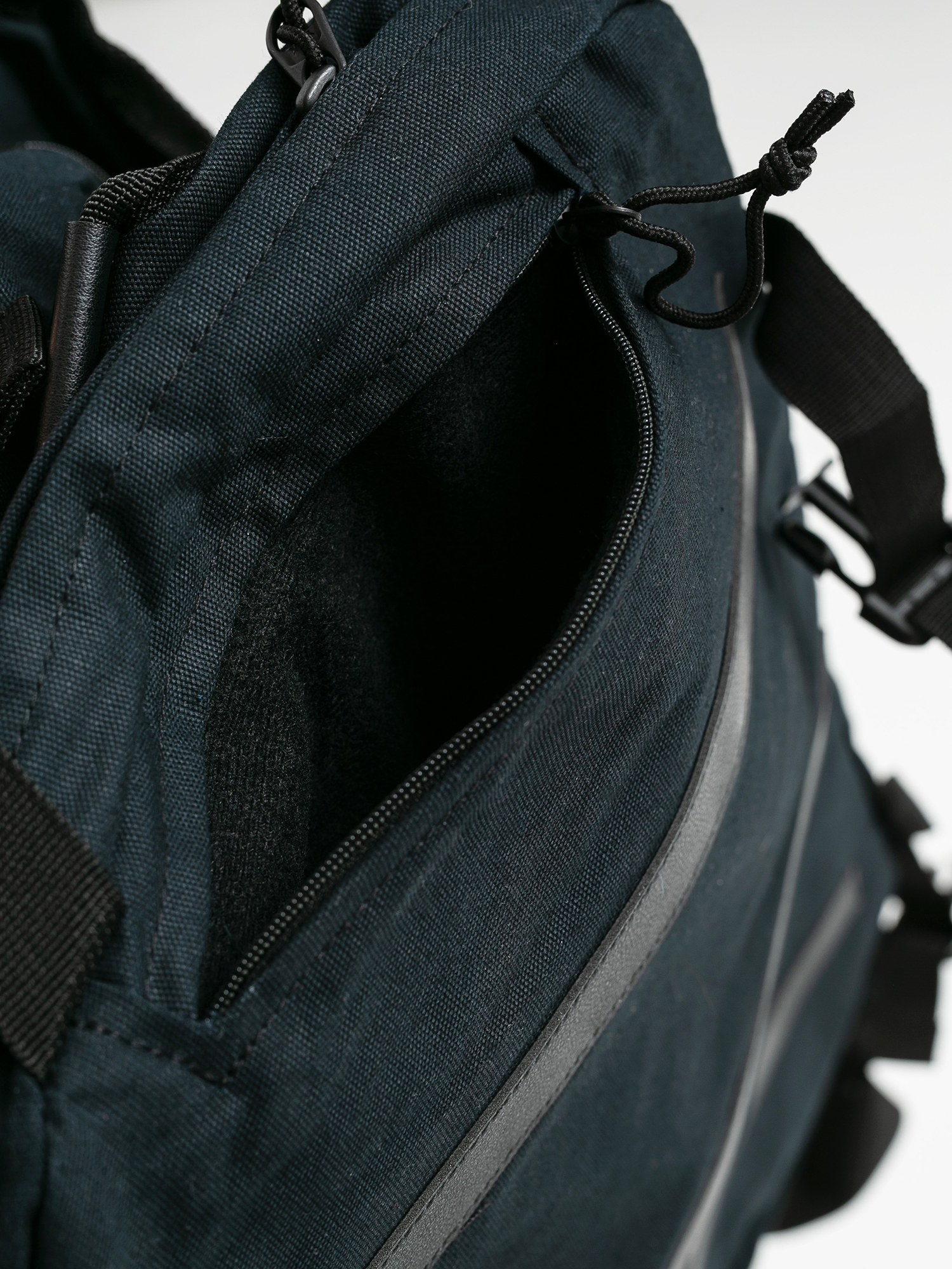 Globe Velocity 3 in 1 Travel Bag Táska (black)