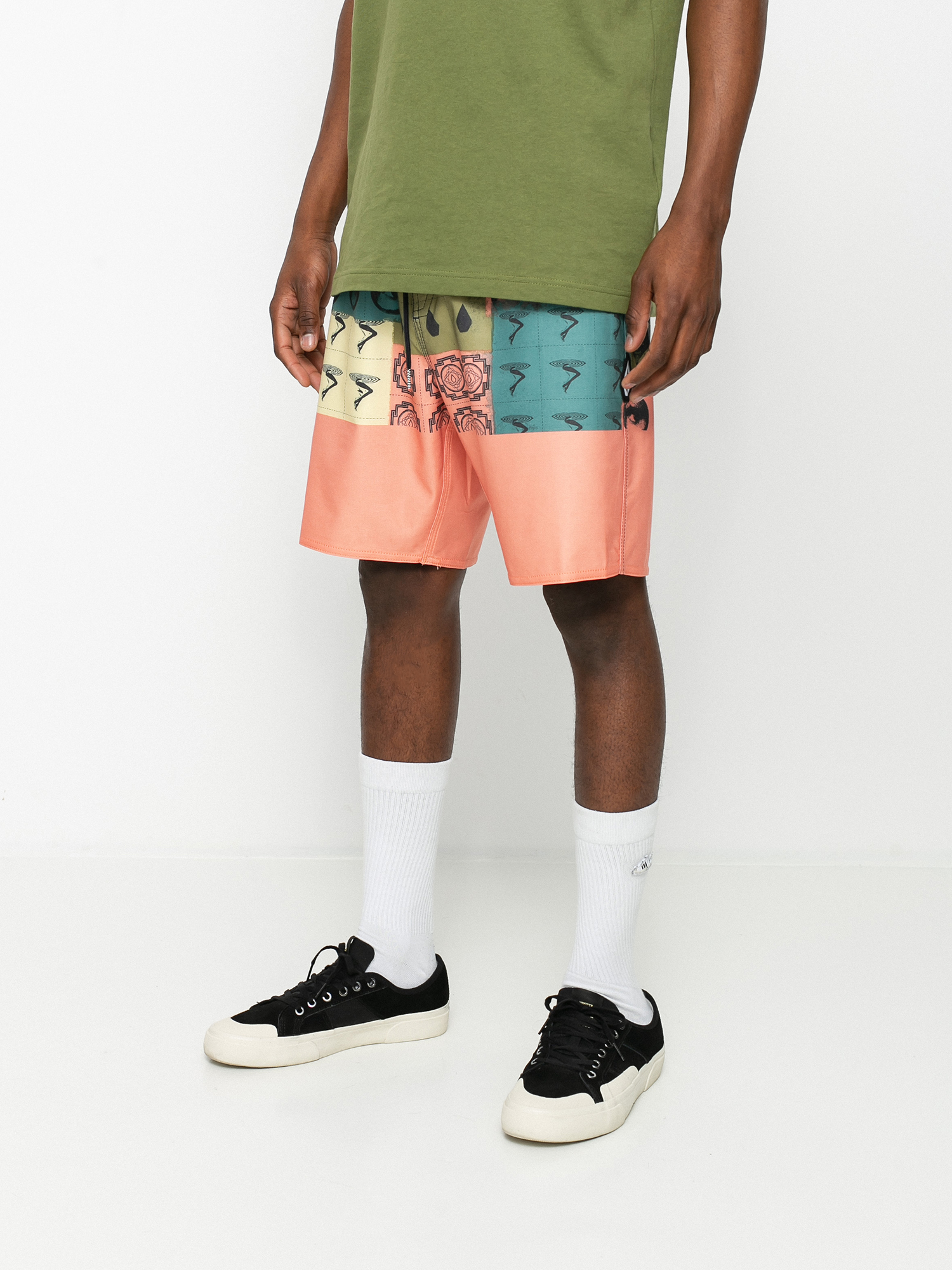 Volcom Tropic Blotter Panel 18 Boardshort (black)