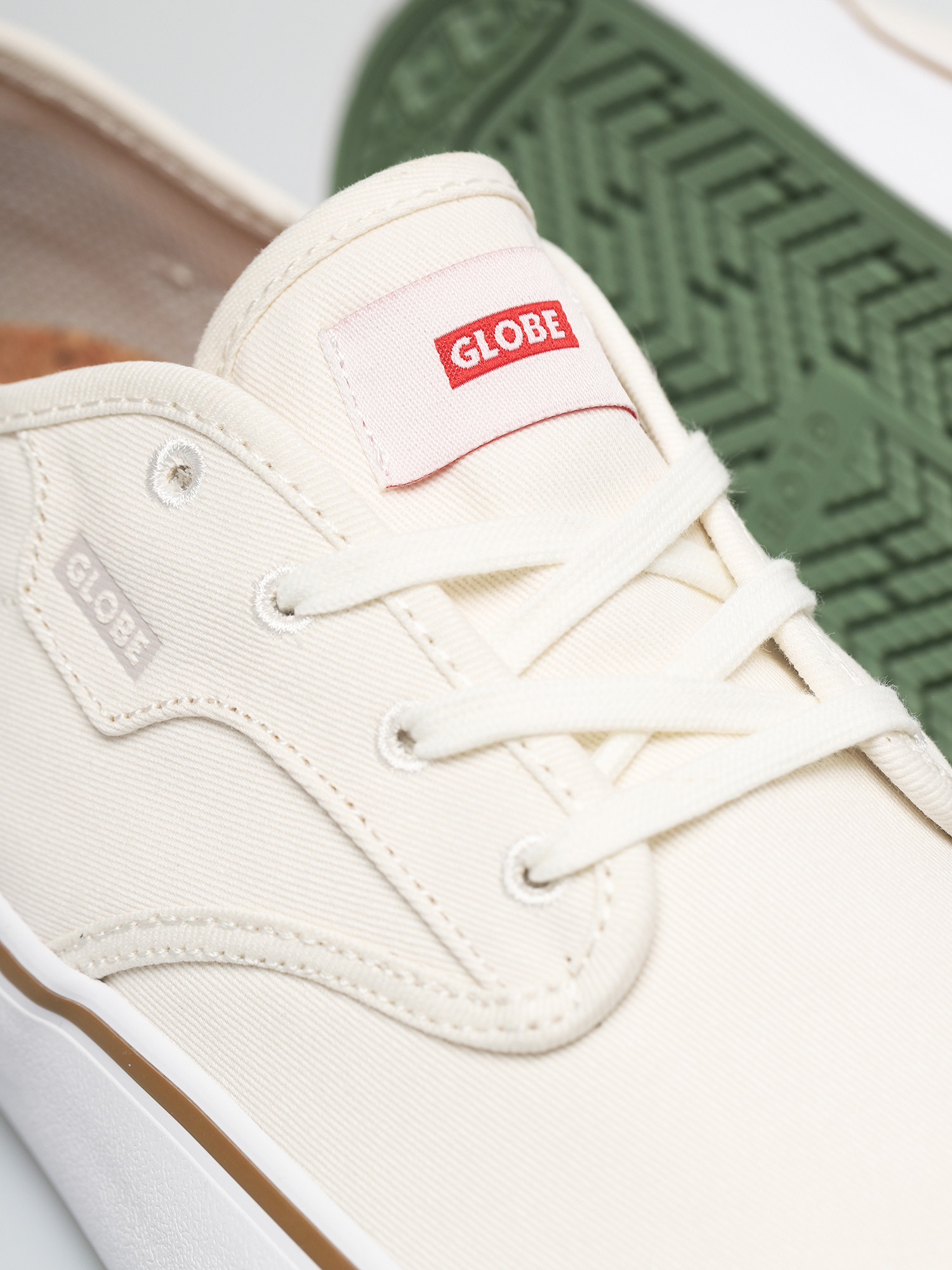 Globe Motley II Cipők (organic white/taj)