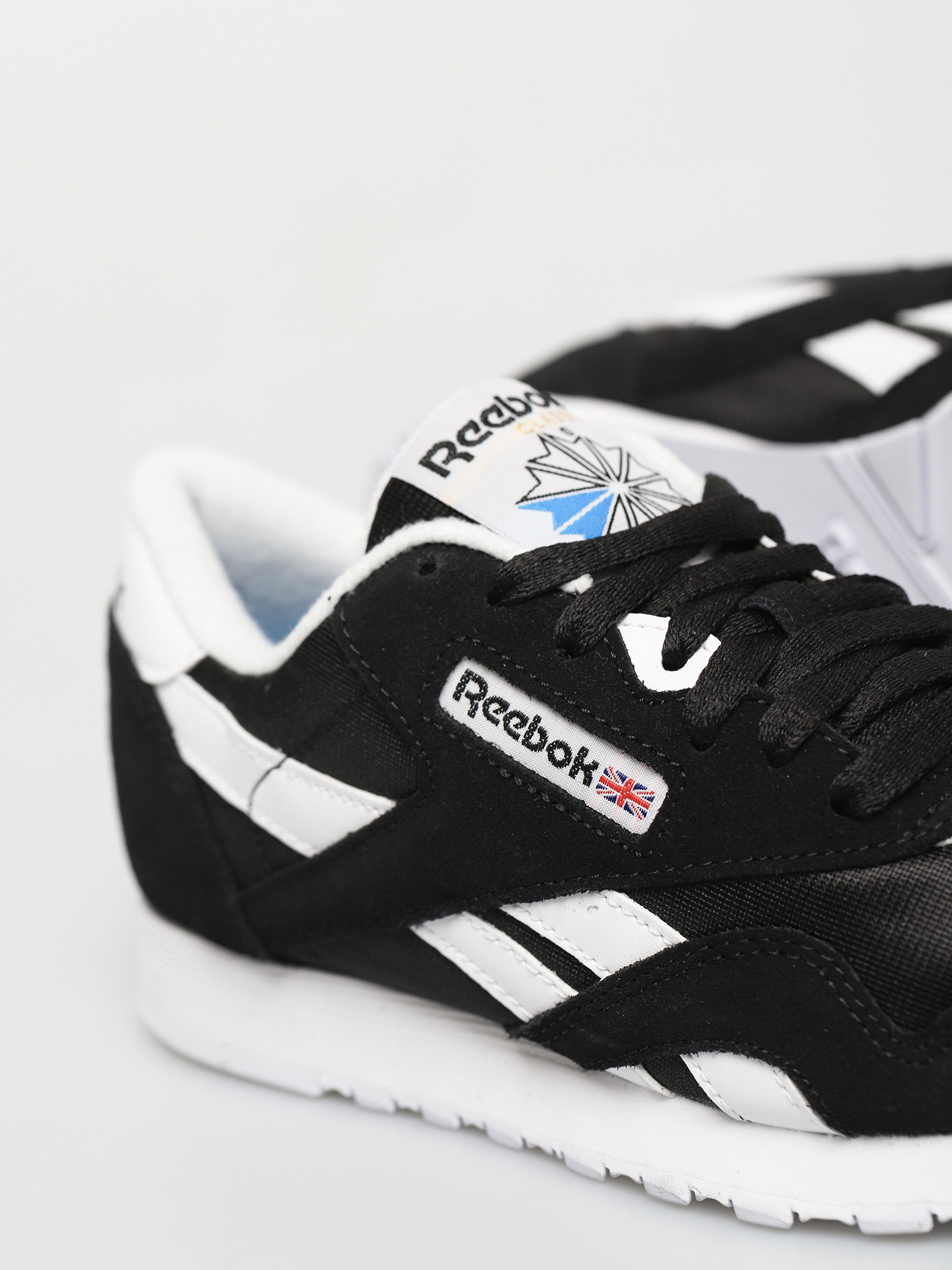 Reebok Cl Nylon Wmn Cipők (black/black/white)