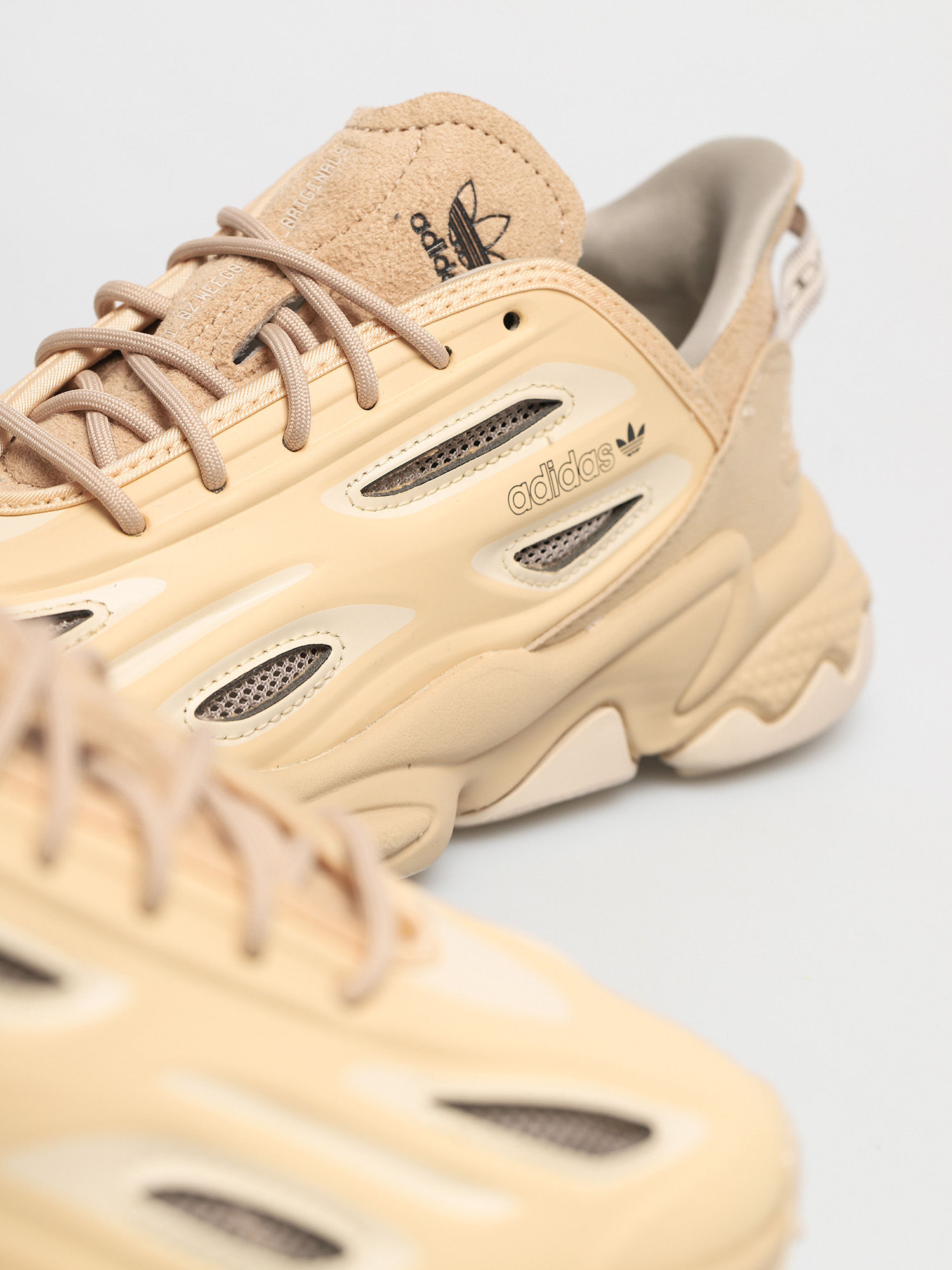 Adidas Originals Ozweego Celox Cipők Wmn (stpanu/linen/lbrown)