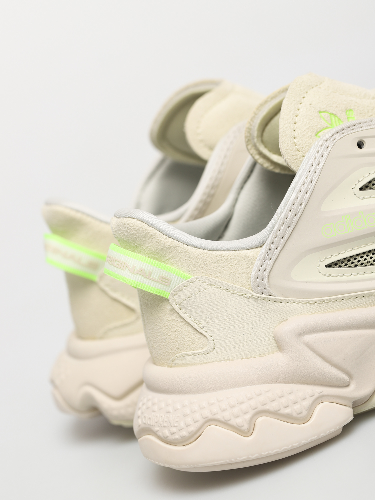 Adidas Originals Ozweego Celox Cipők Wmn (talc/sand/siggnr)