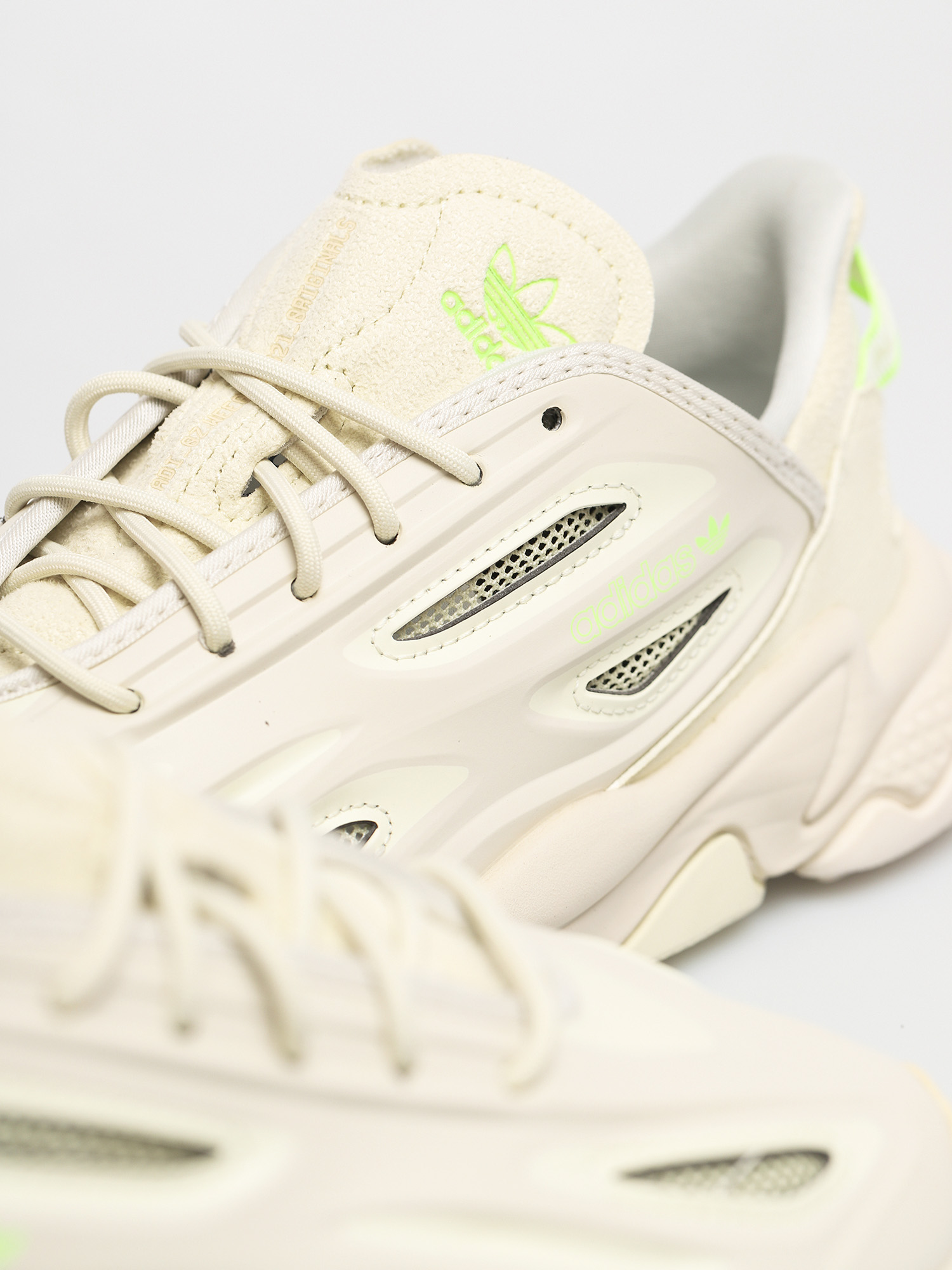 Adidas Originals Ozweego Celox Cipők Wmn (talc/sand/siggnr)