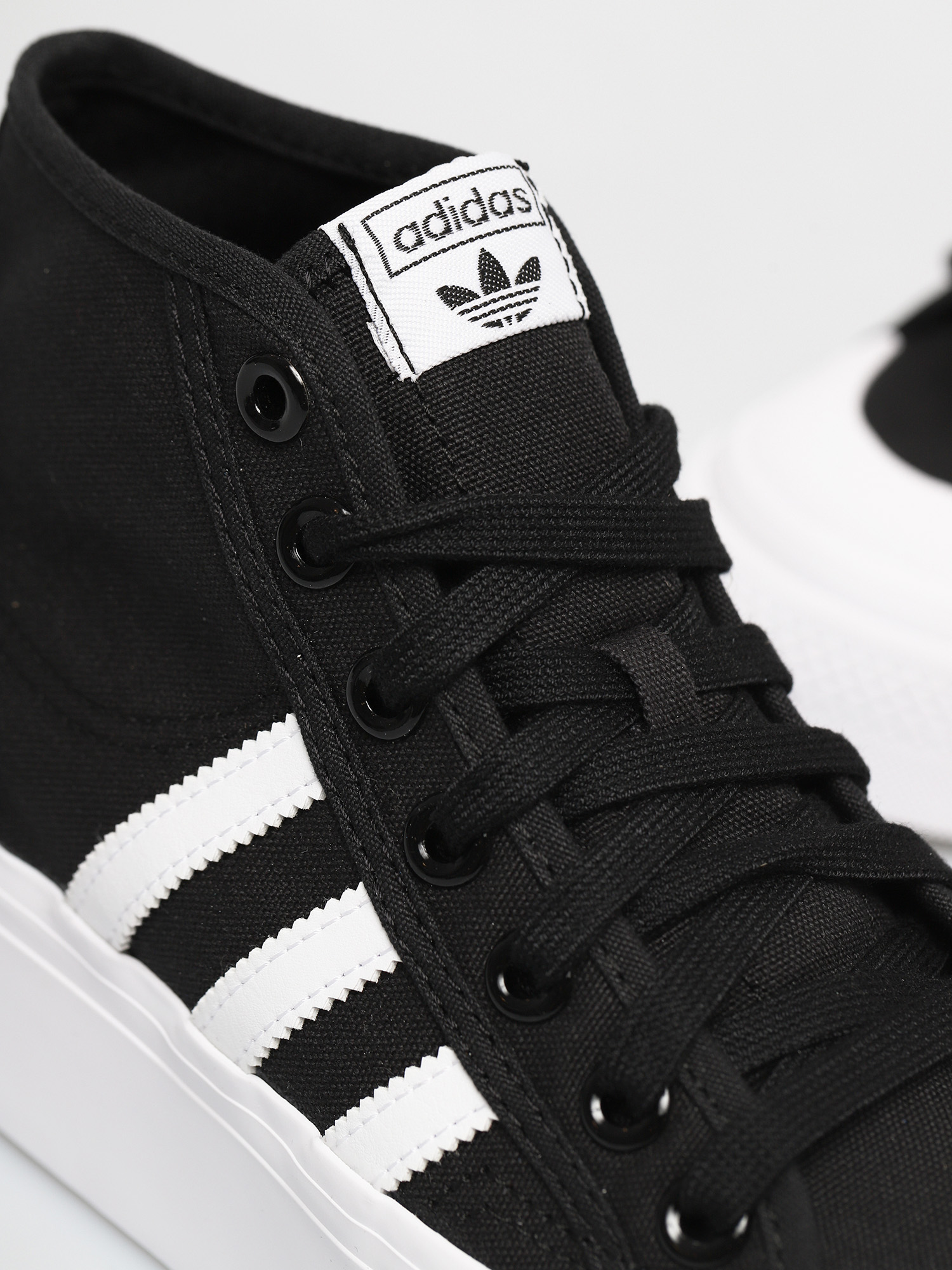 adidas Originals Nizza Platform Mid Wmn Cipők (cblack/ftwwht/ftwwht)