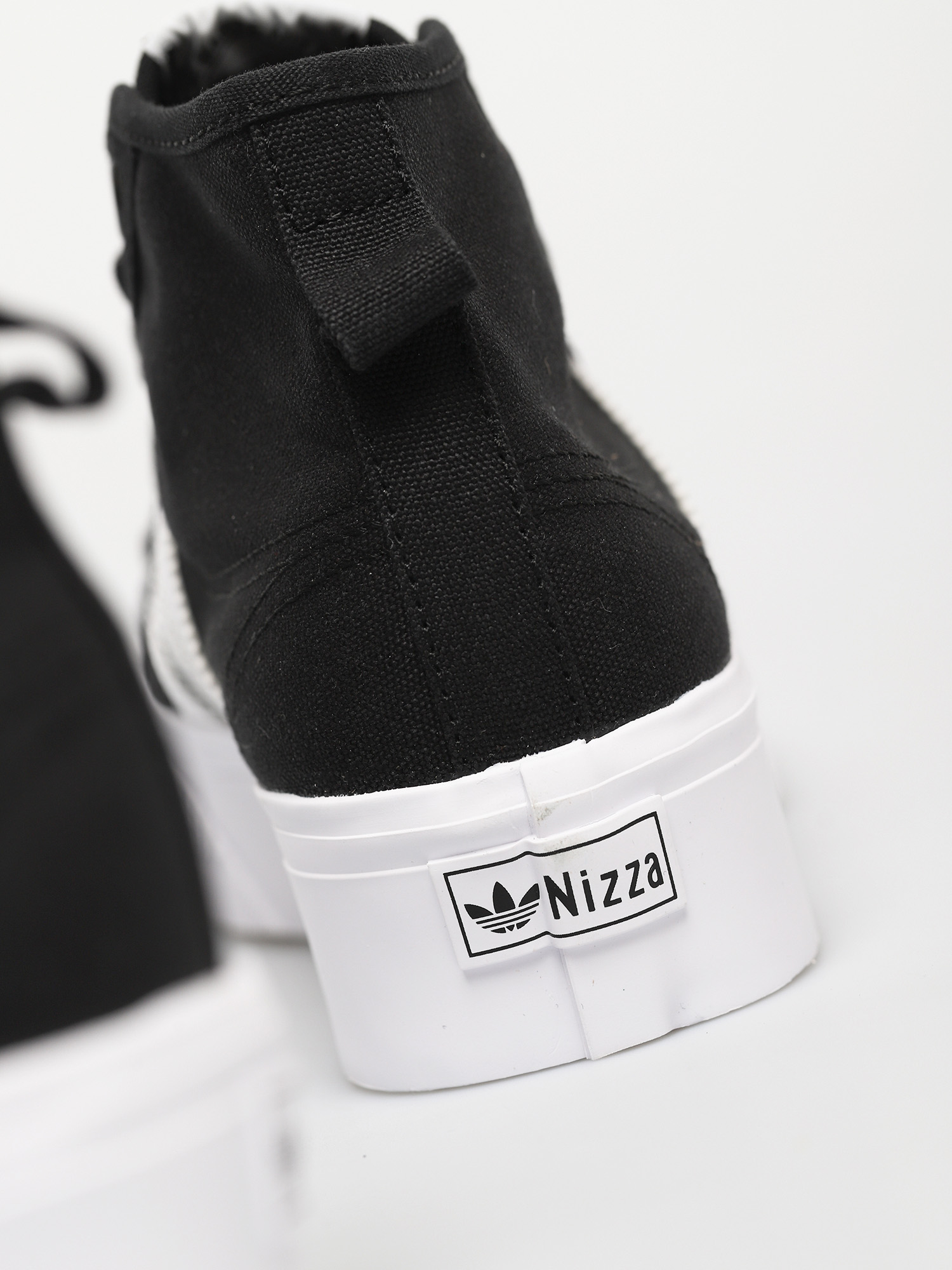 adidas Originals Nizza Platform Mid Wmn Cipők (cblack/ftwwht/ftwwht)