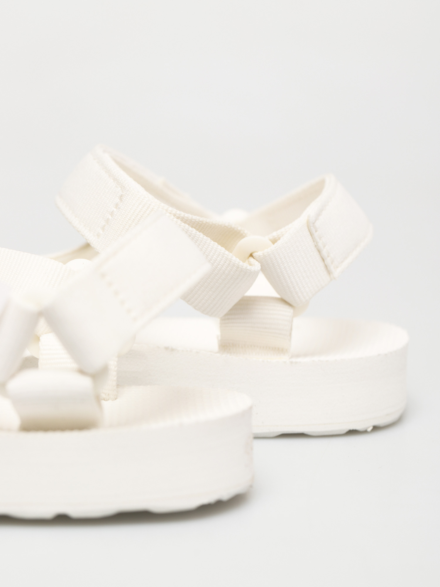 teva original universal bright white