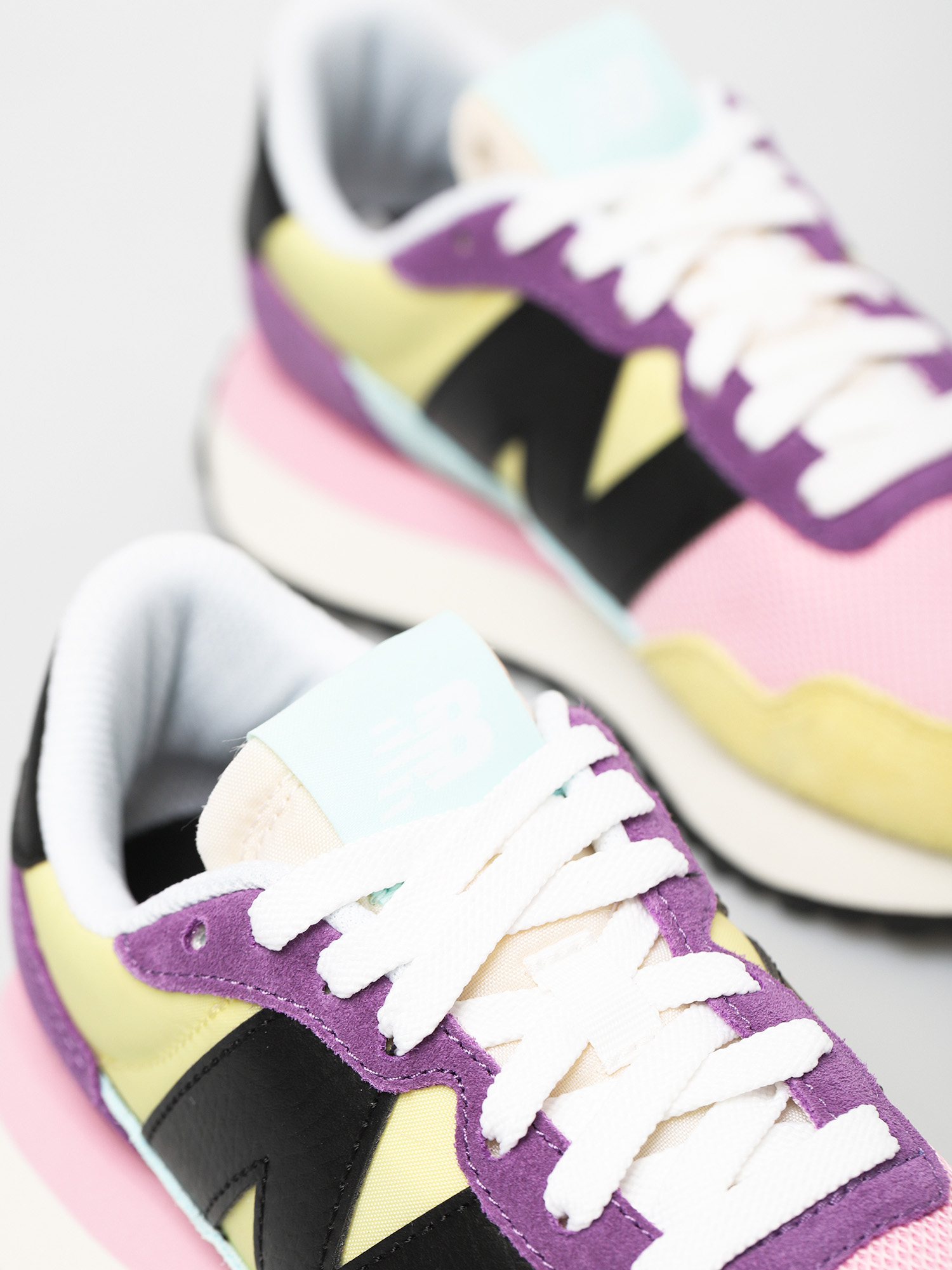 New Balance 237 Wmn Cipők (lemon haze)