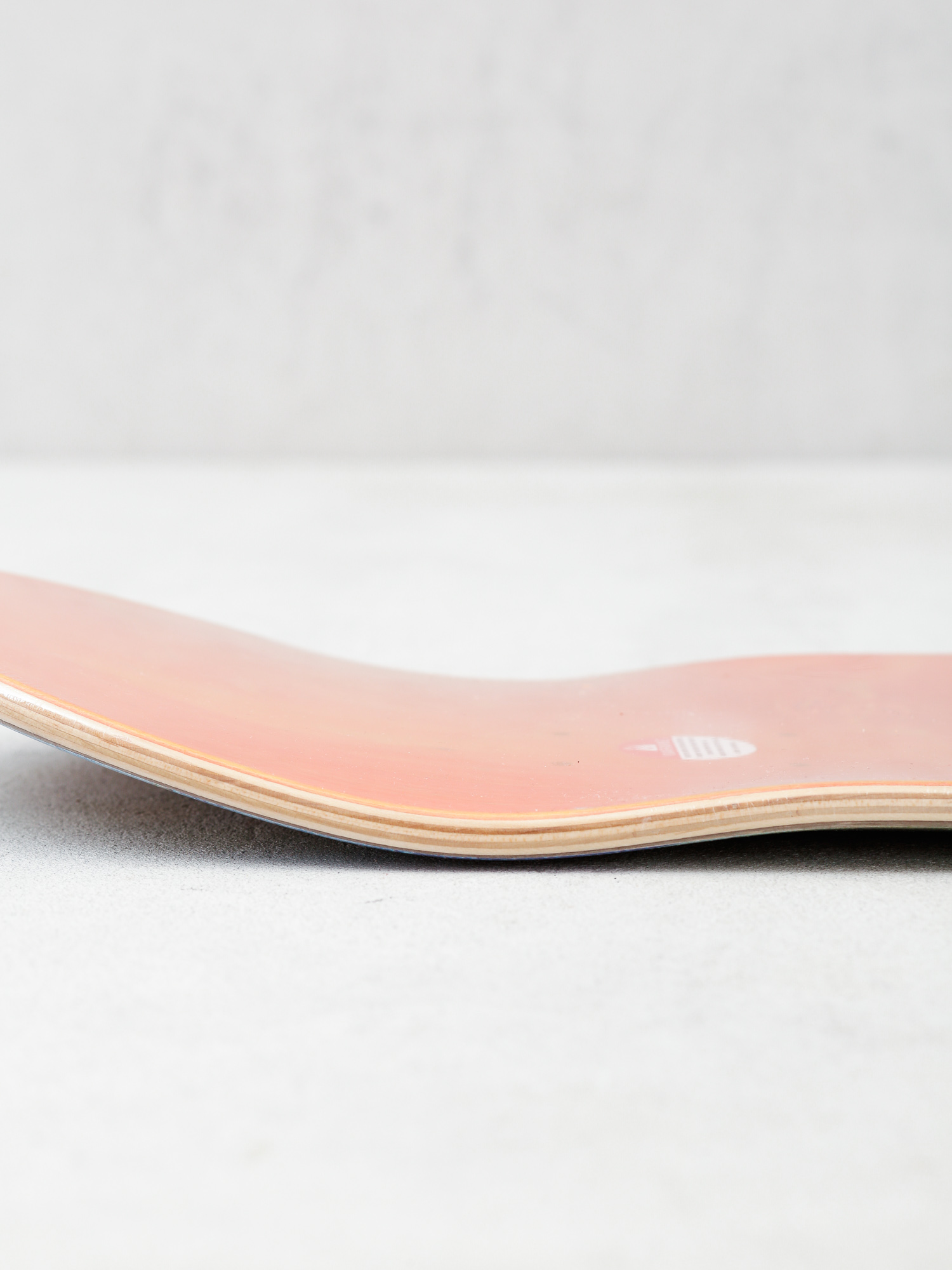 Magenta Chamo Guest Artist Gördeszka lap 