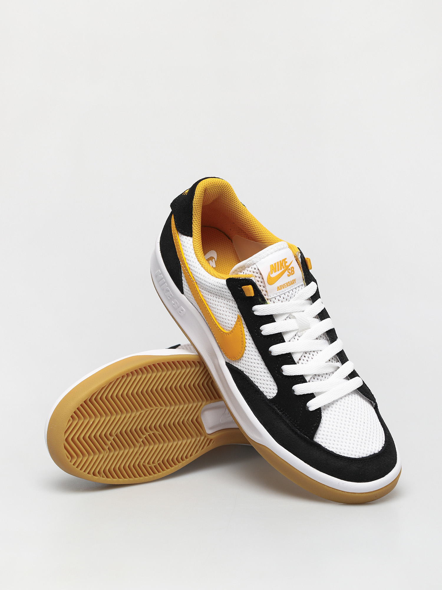 Nike SB Adversary Cipők (black/university gold white)