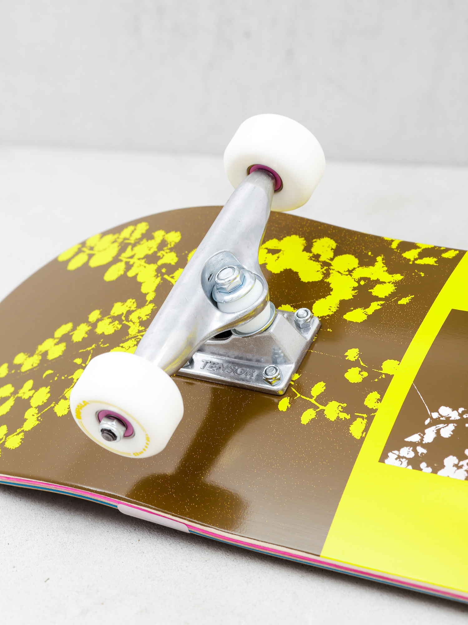 Impala Blossom Skateboard Komplett gördeszka (wattle)