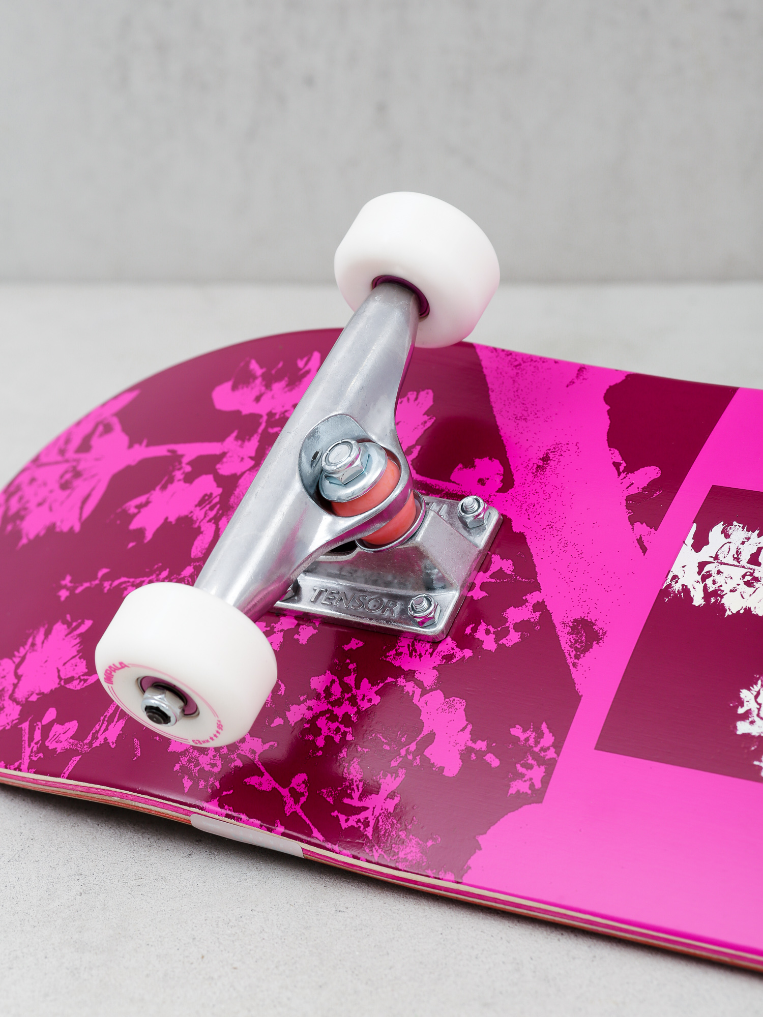 Impala Blossom Skateboard Komplett gördeszka (sakura)