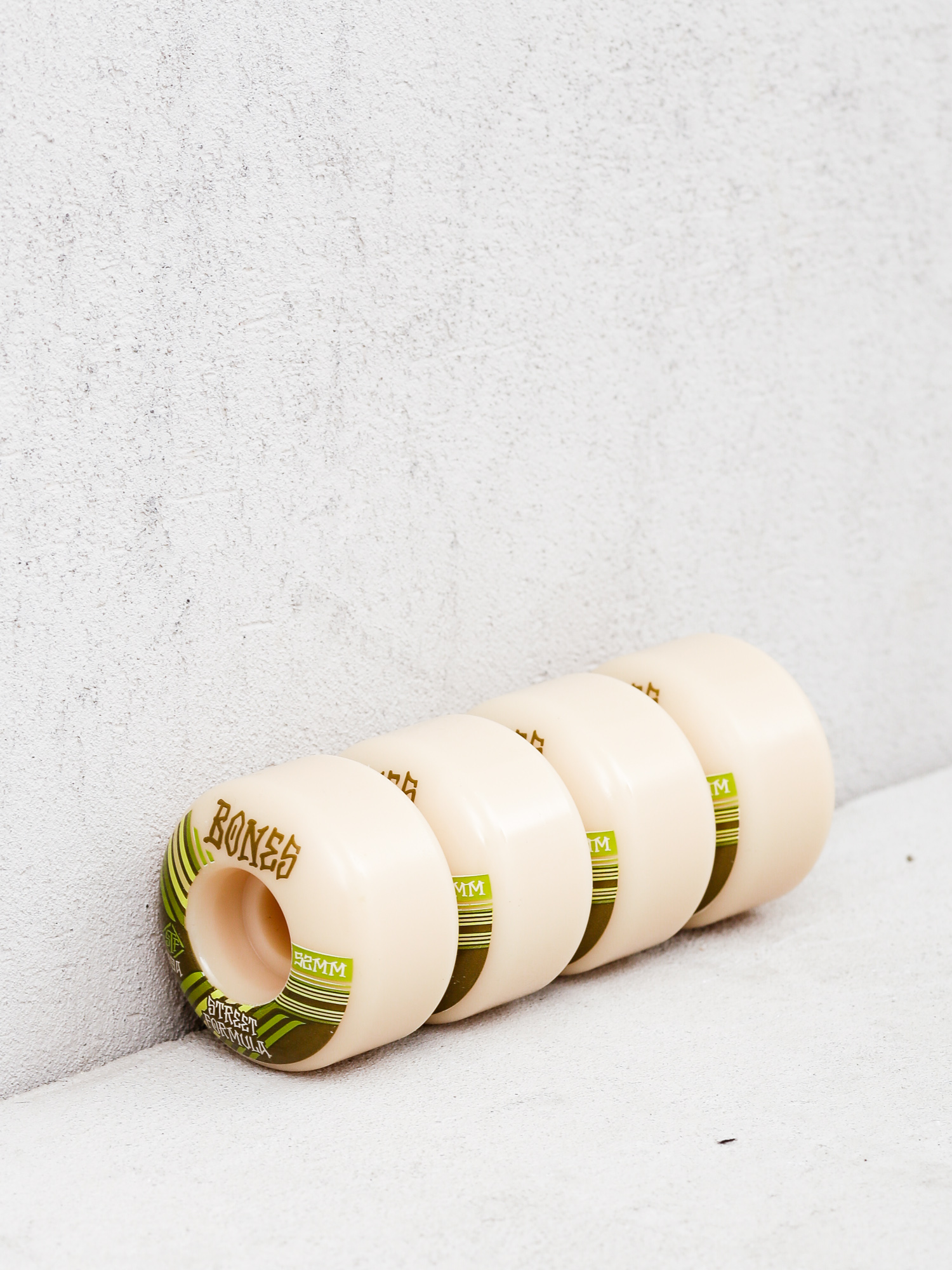 Bones Retros STF V4 Wide 99A Gördeszka kerék (white)