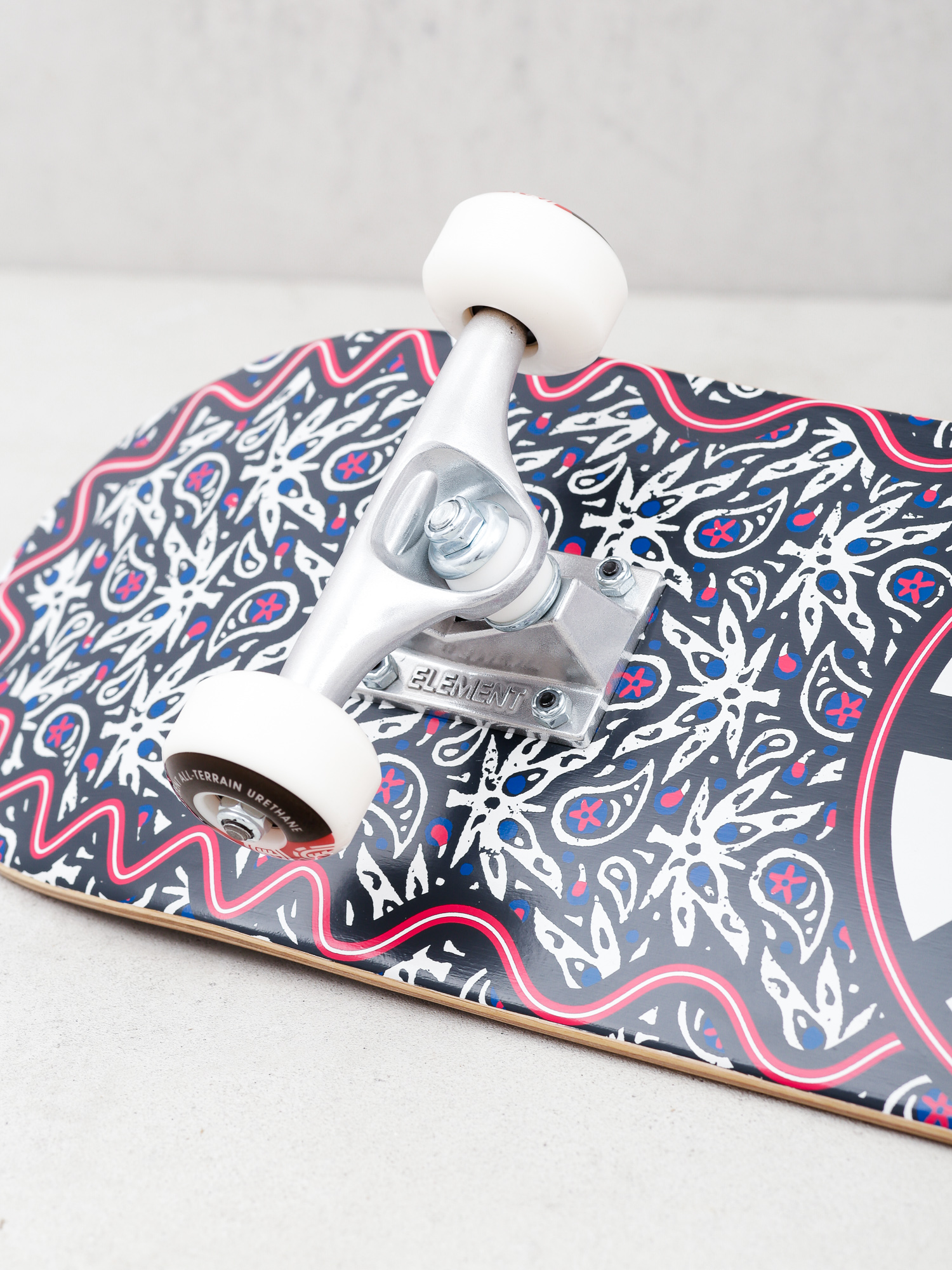 Element Paisel Komplett gördeszka (assorted)